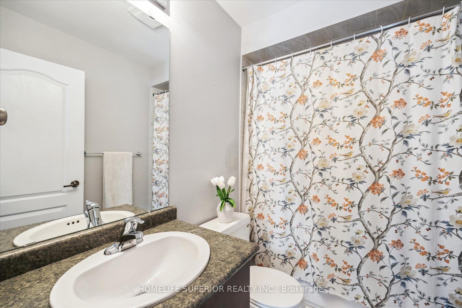 2 Rockland Crescent photo 25