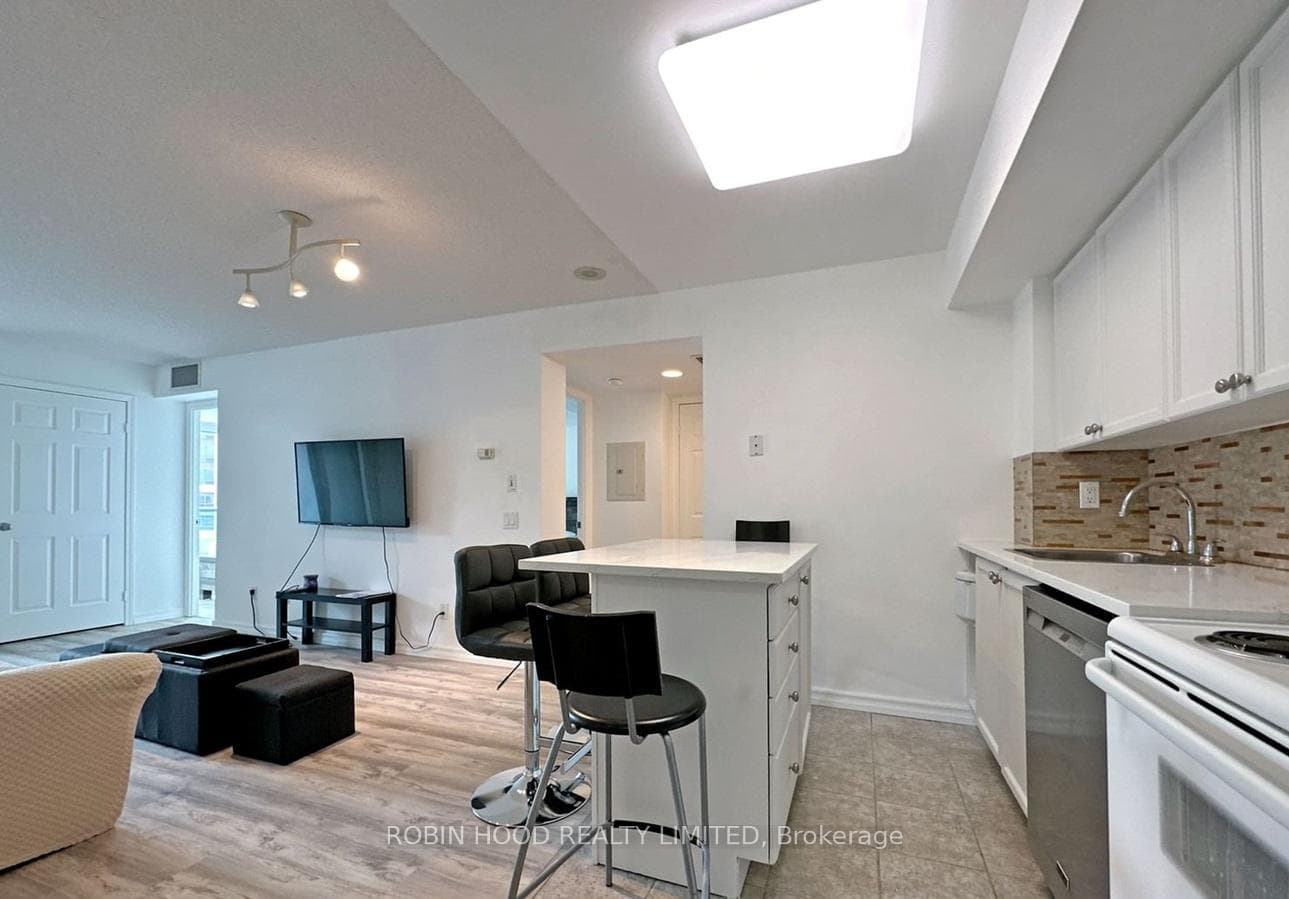 30 Harrison Garden Boulevard Unit 30 photo 1