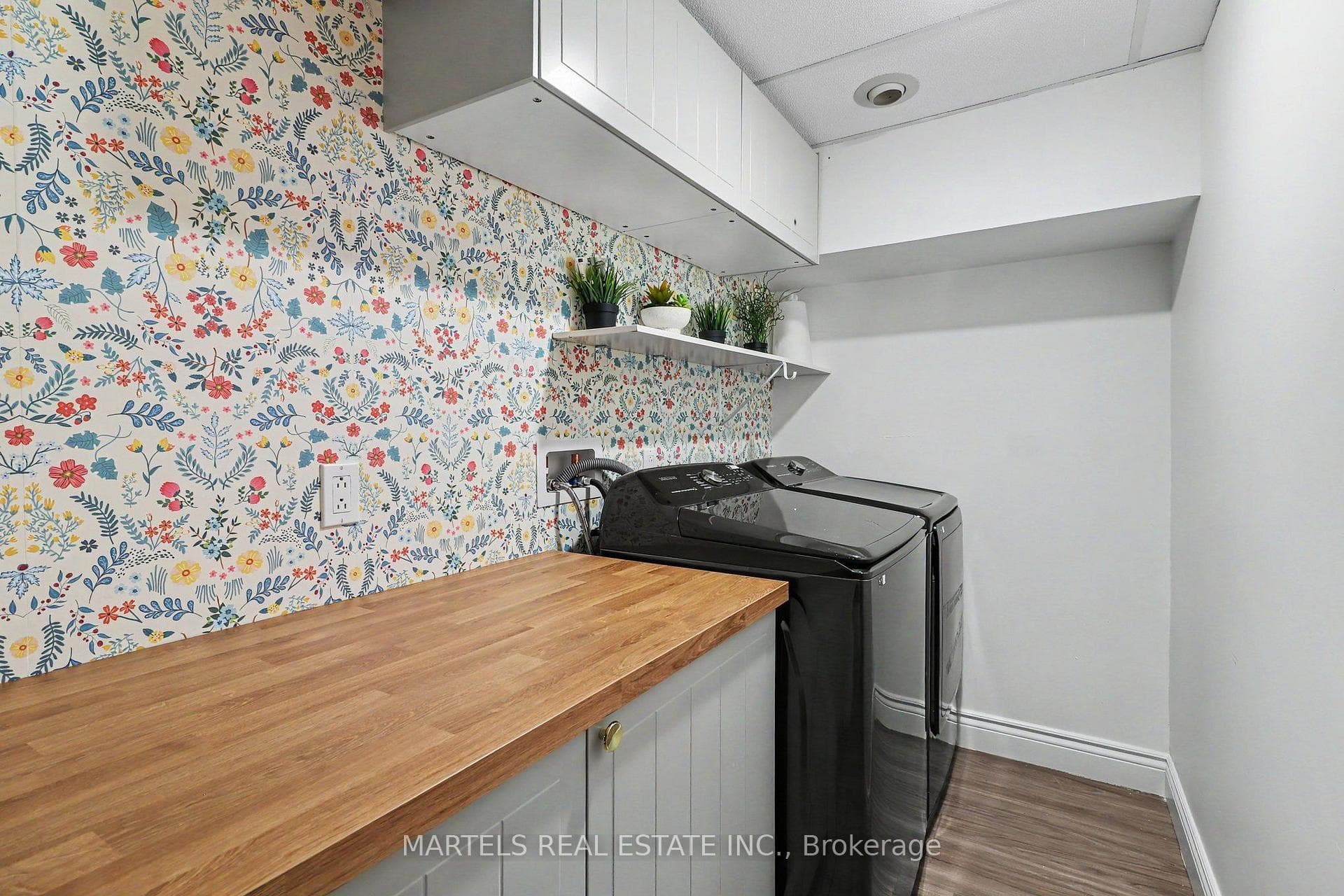 880 Concession Street photo 18