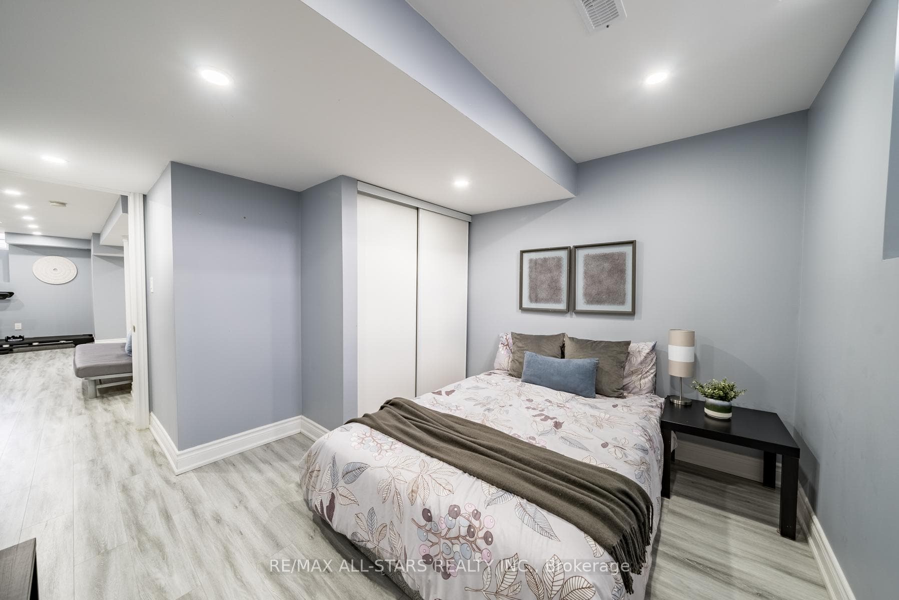 600 Hoover Park Drive photo 24