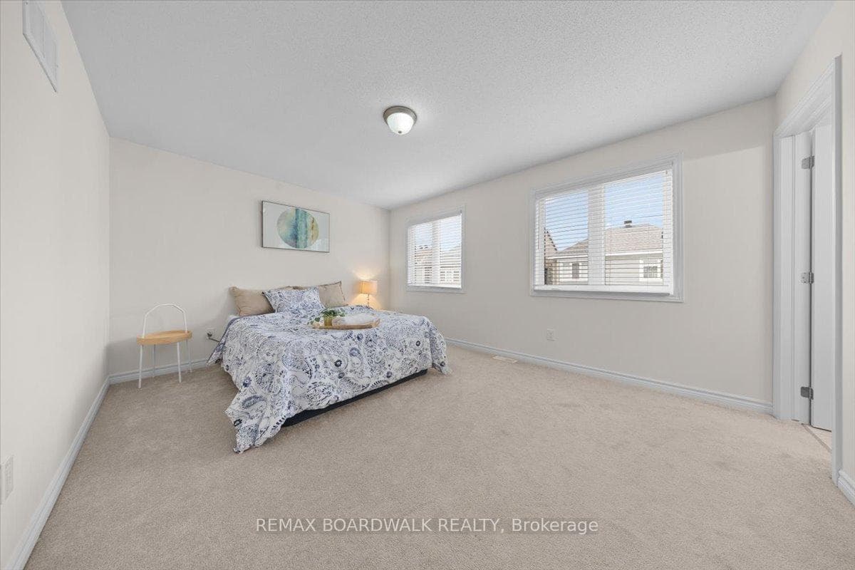 336 Gallantry Way photo 22