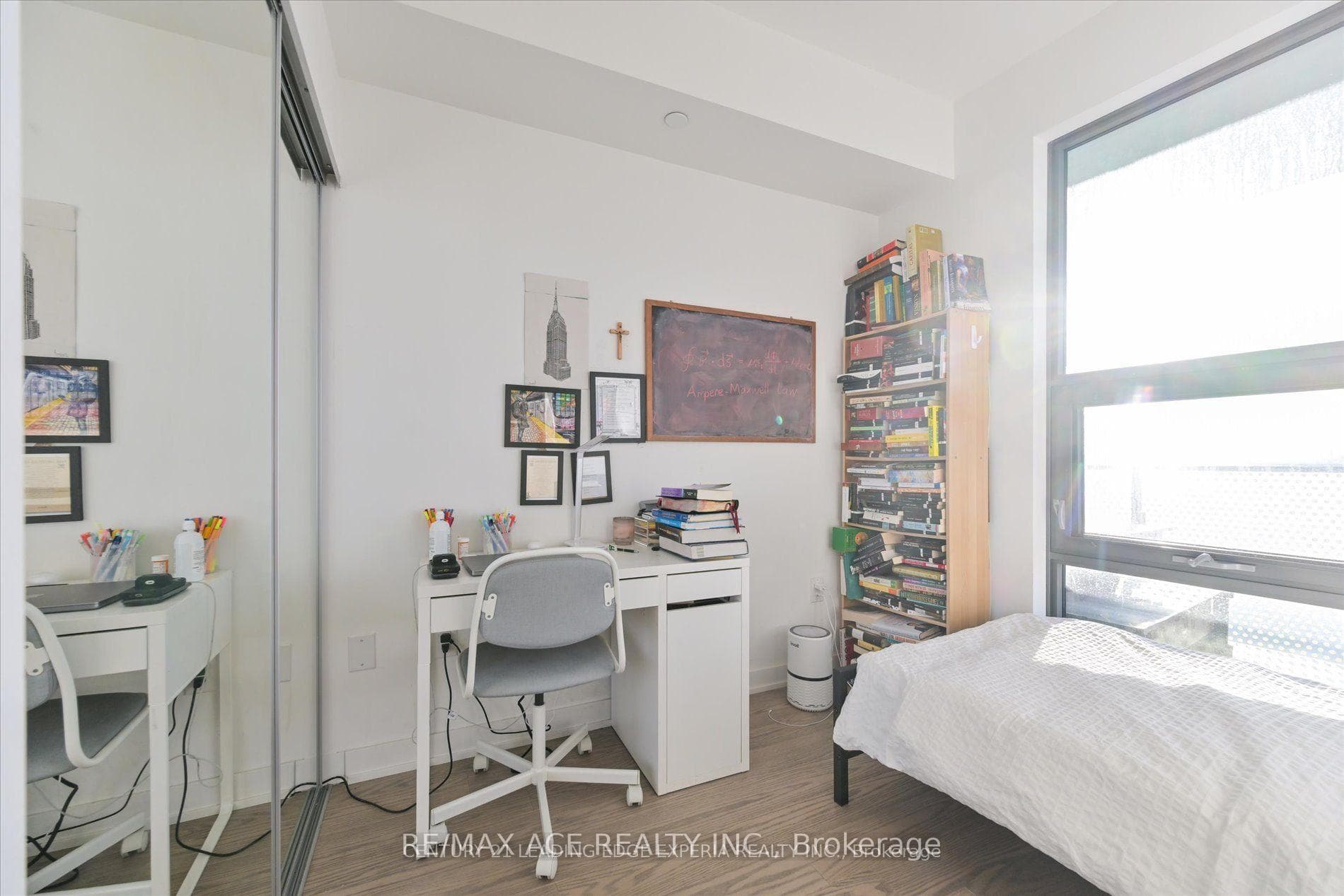 11 Wellesley Street Unit 3708 photo 19