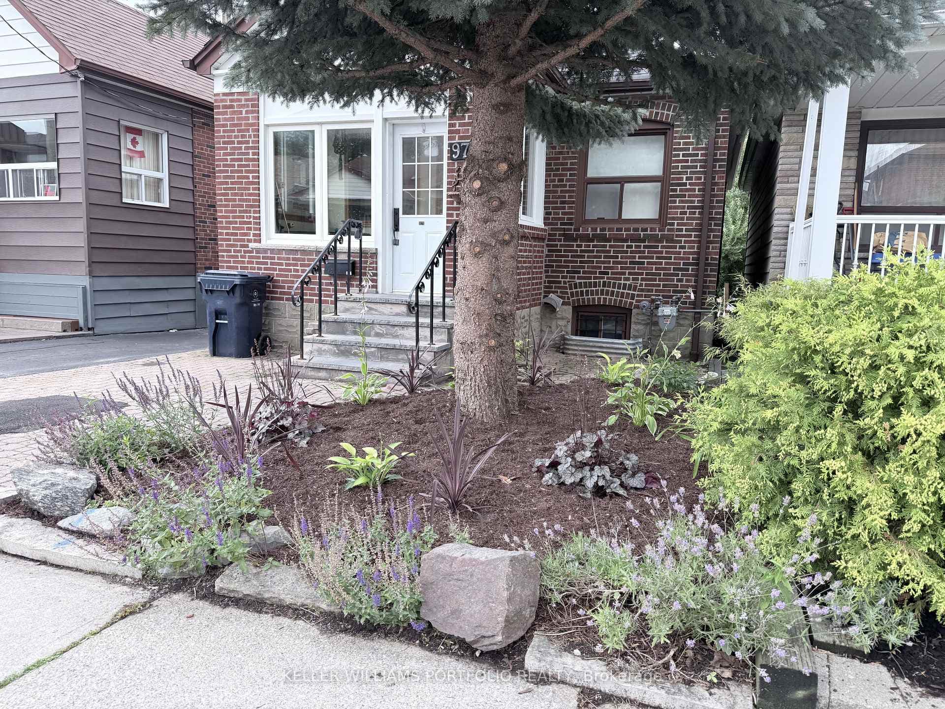 97 Livingstone Avenue photo 3