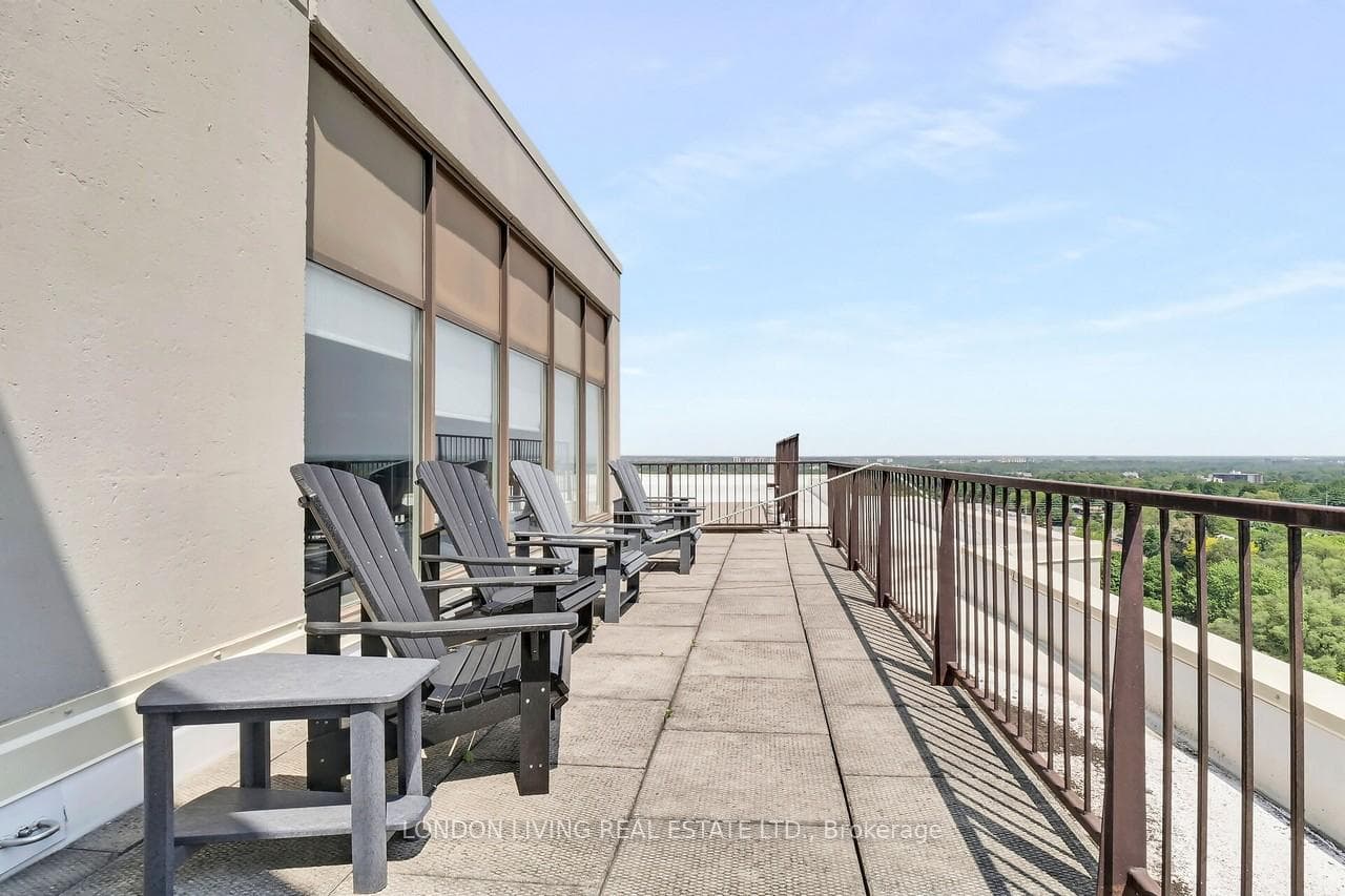 744 Wonderland Road Unit 805 photo 35