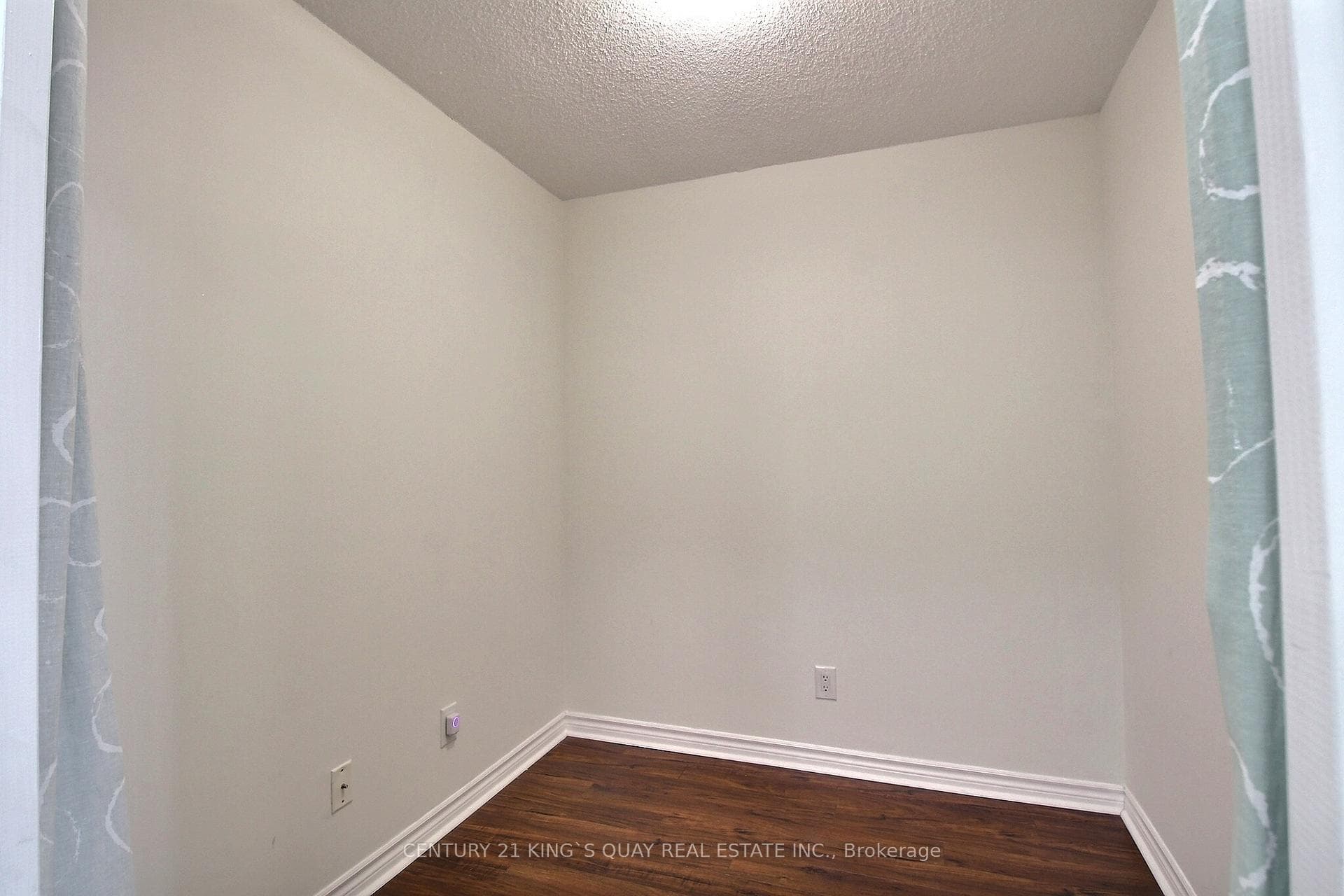 2020 McNicoll Avenue Unit 902 photo 9