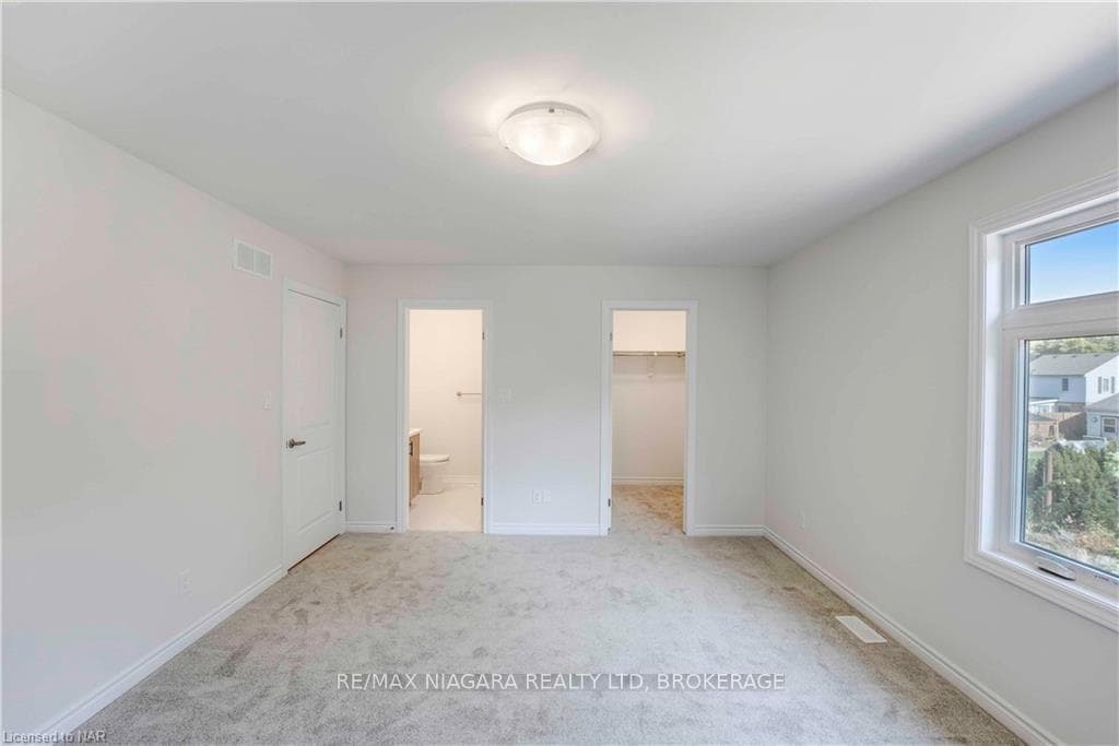 5672 DORCHESTER Road Unit 57 photo 29