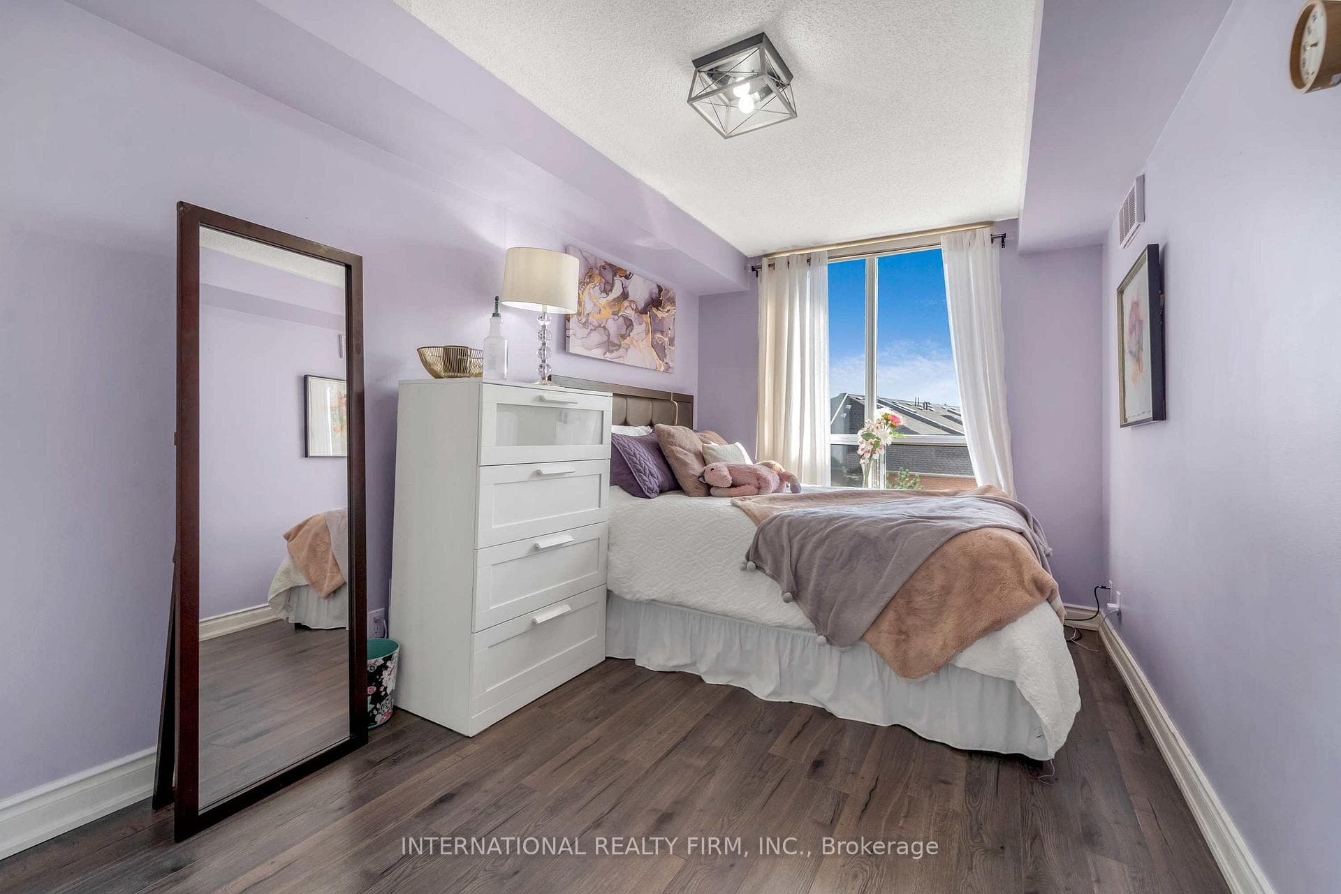 1000 The Esplanade N/A Unit 409 photo 25