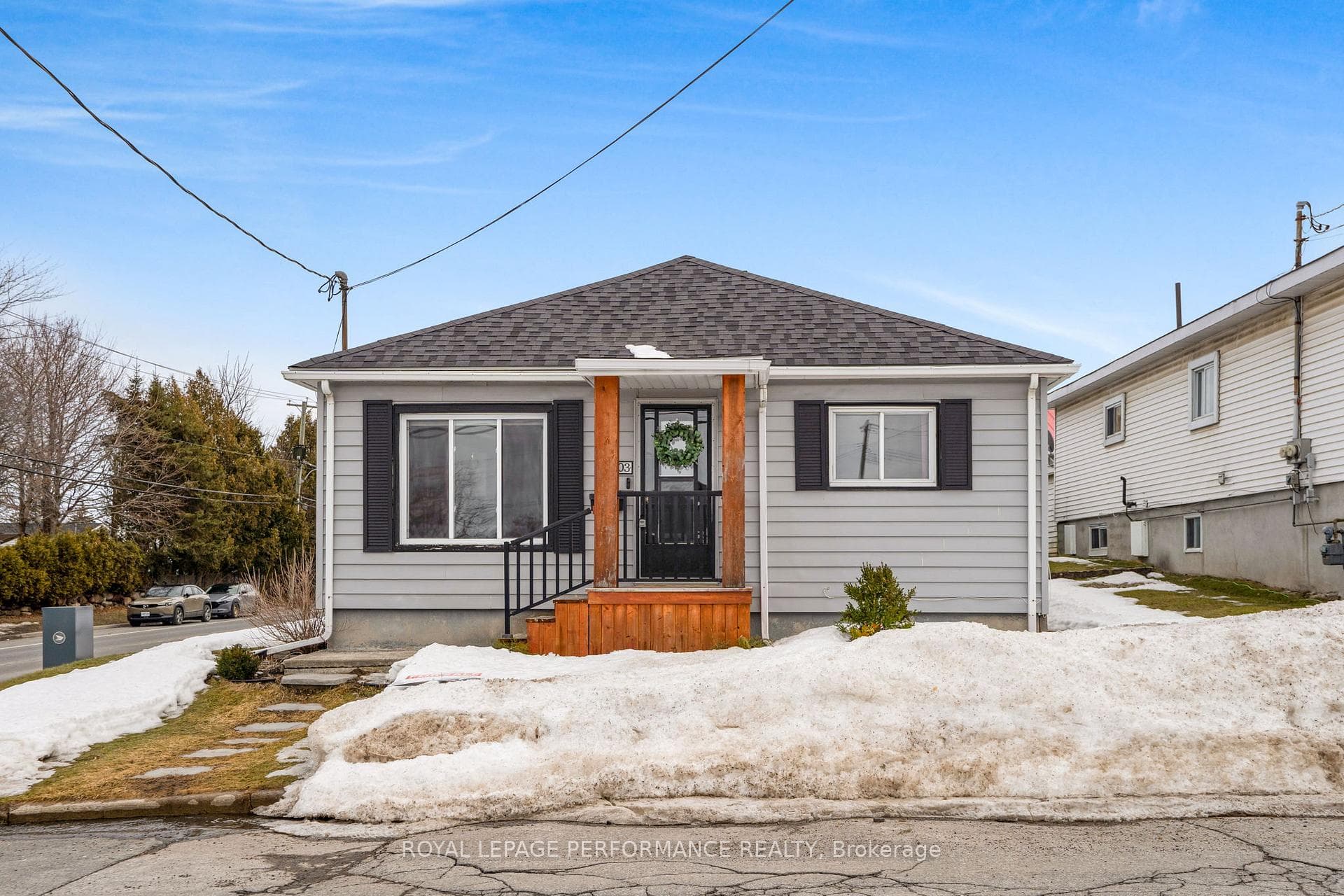 403 Catherine Street photo 1