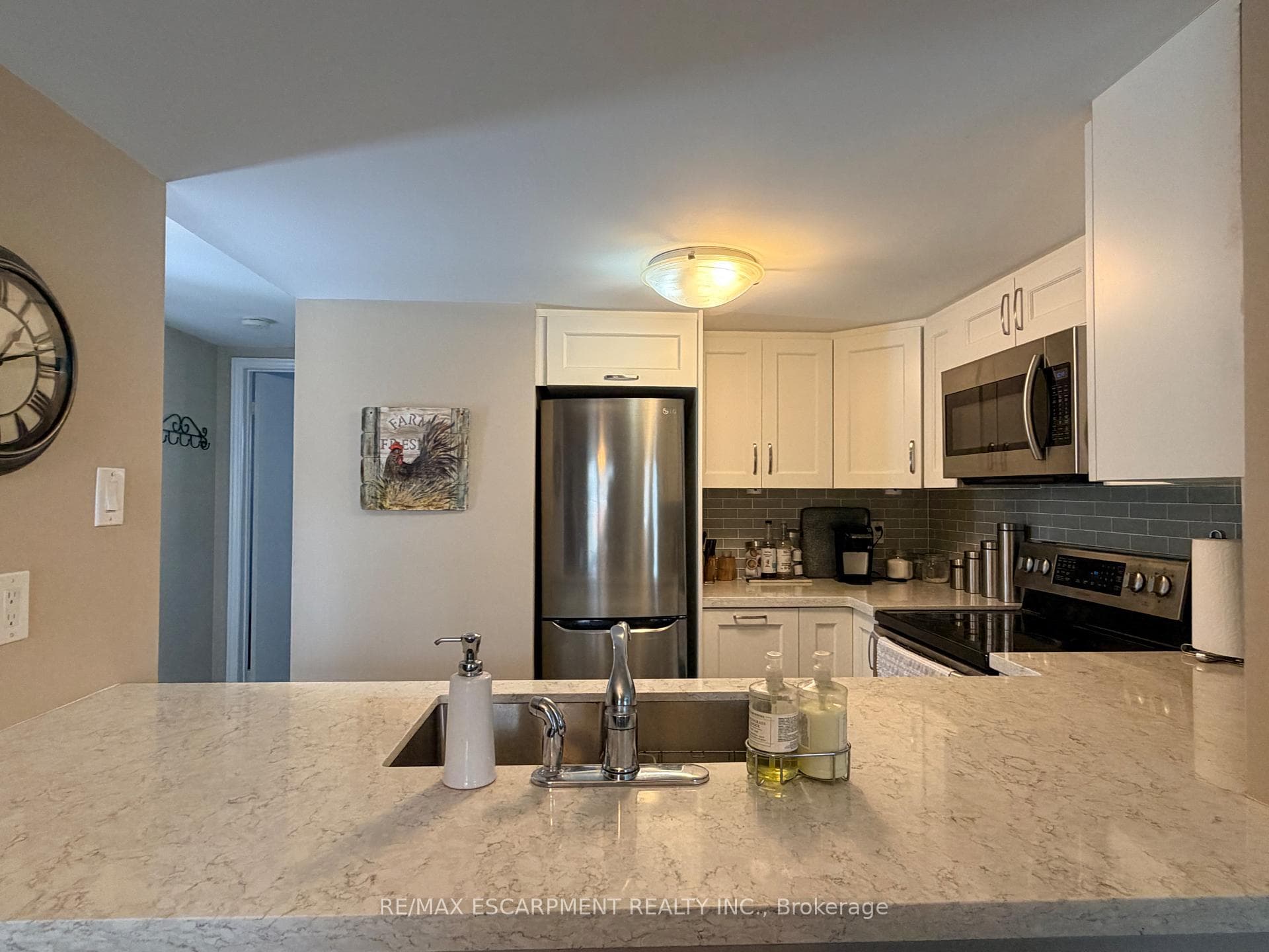 2530 Northampton Boulevard Unit 11 photo 3