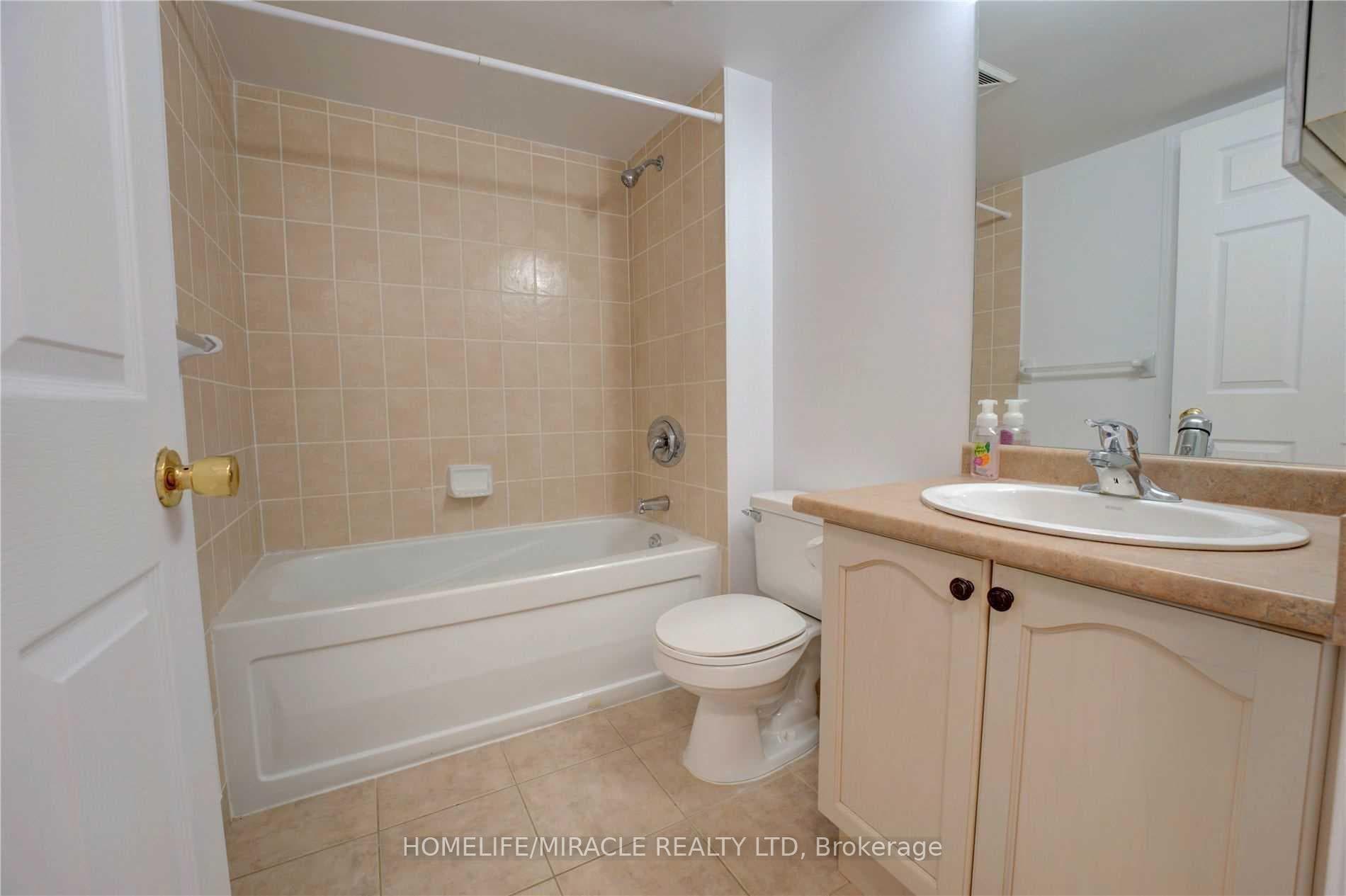 30 Grand Trunk Crescent Unit 1509 photo 21