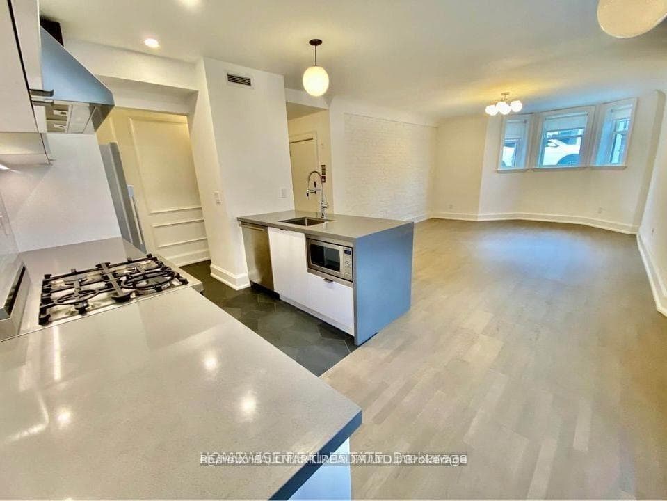 Kitchen/Dining Area
