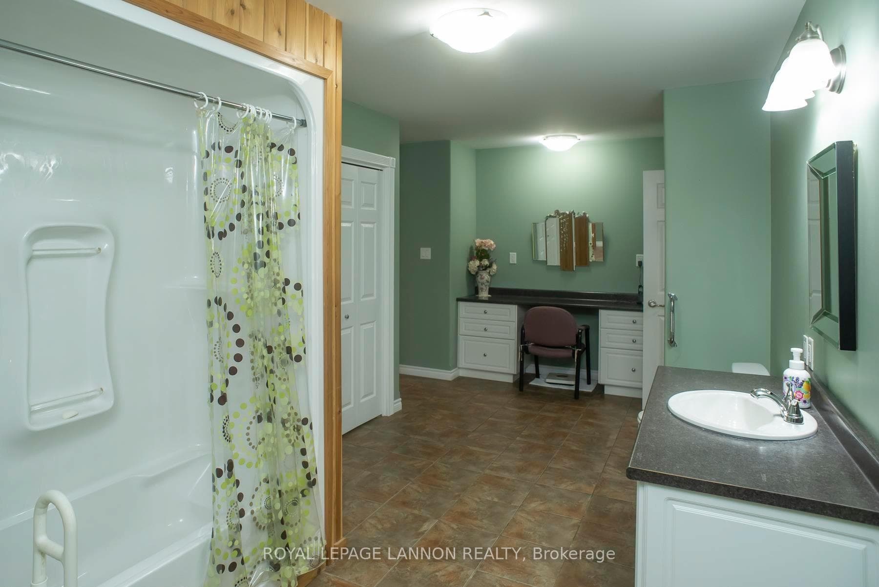 161 East Avenue photo 43