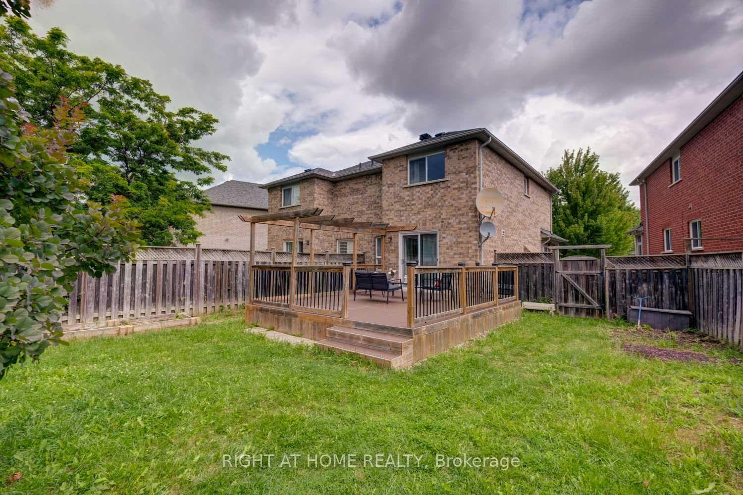 17 Quetico Drive photo 35