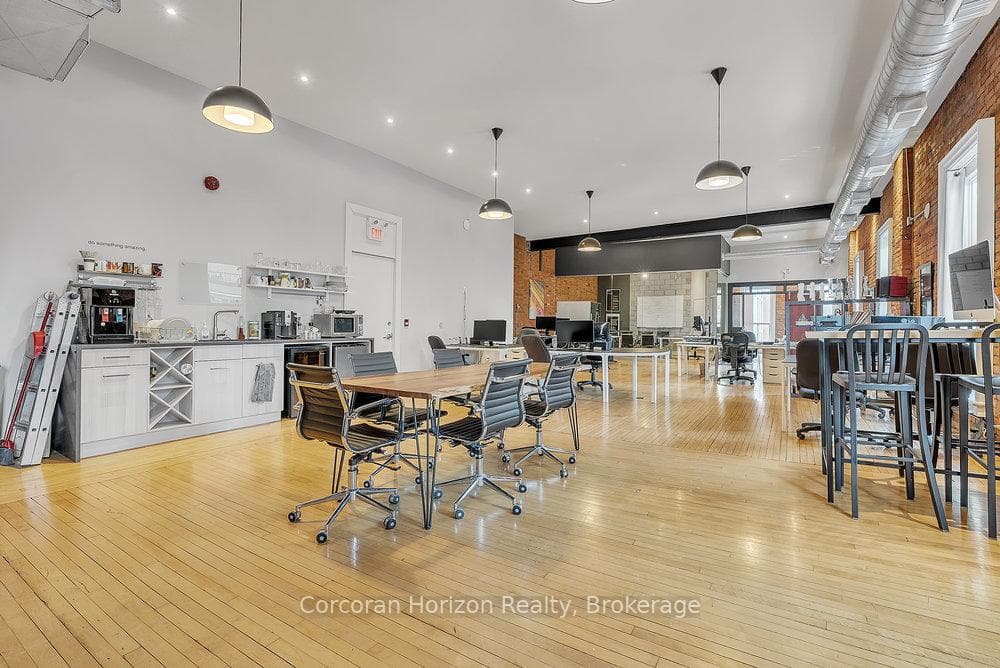 41 KING WILLIAM Street Unit 300 photo 21