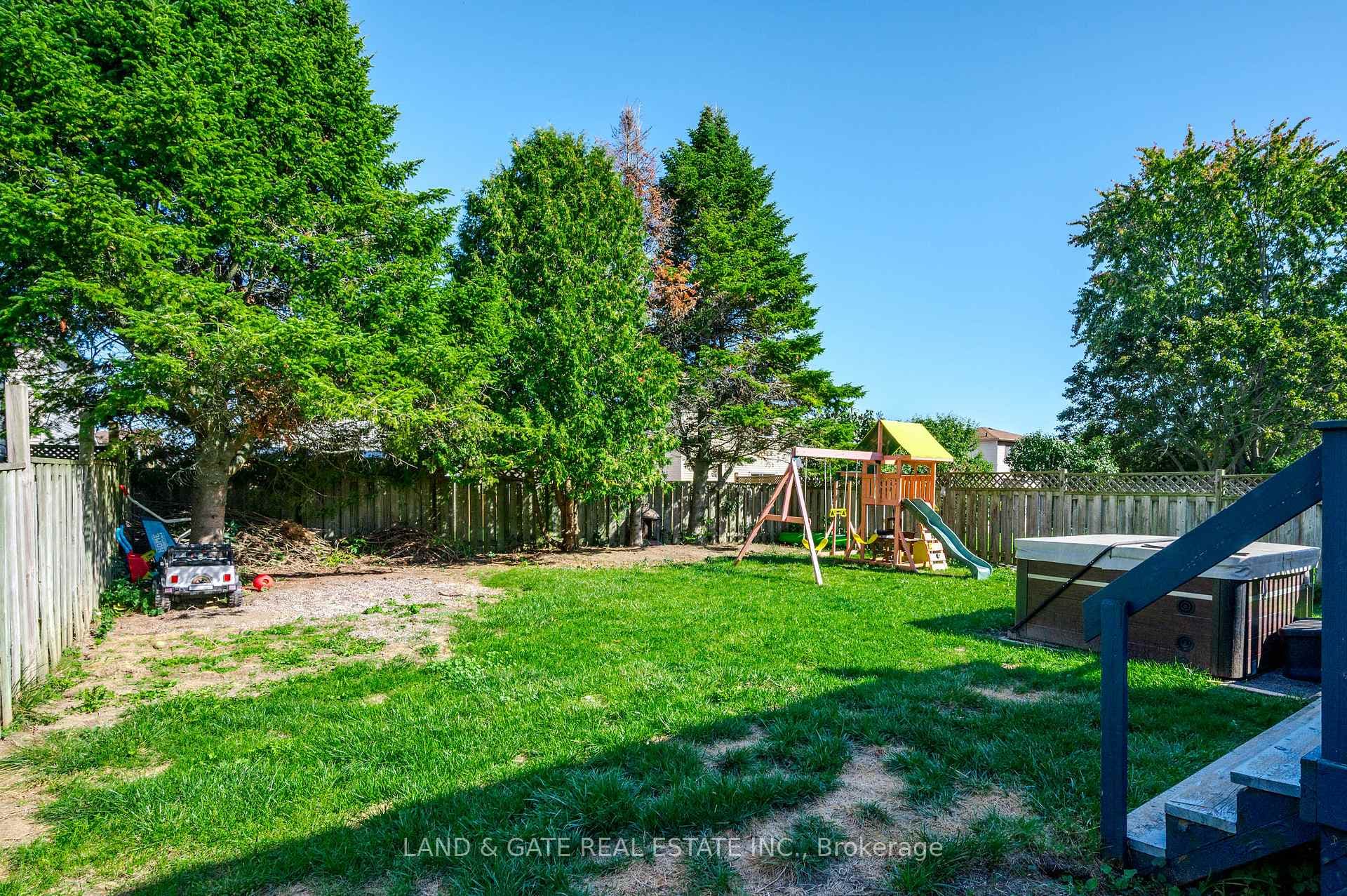 912 Heenan Street photo 41