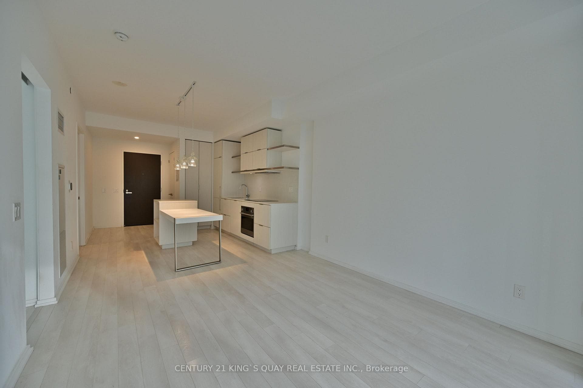 197 Yonge Street Unit 1907 photo 7
