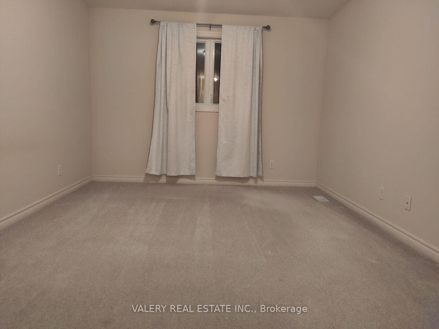 1058 Lexington Circle photo 12