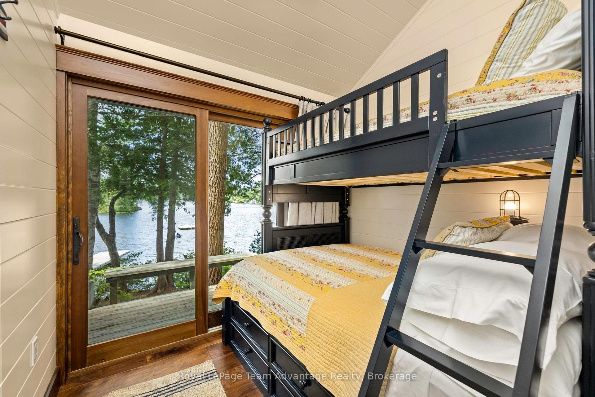 2nd bedroom w/walkout