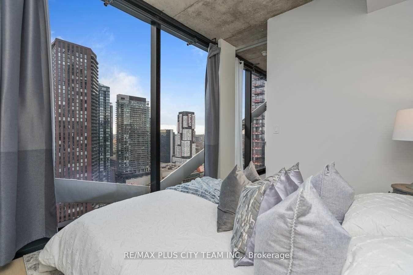 224 King Street Unit 2701 photo 20