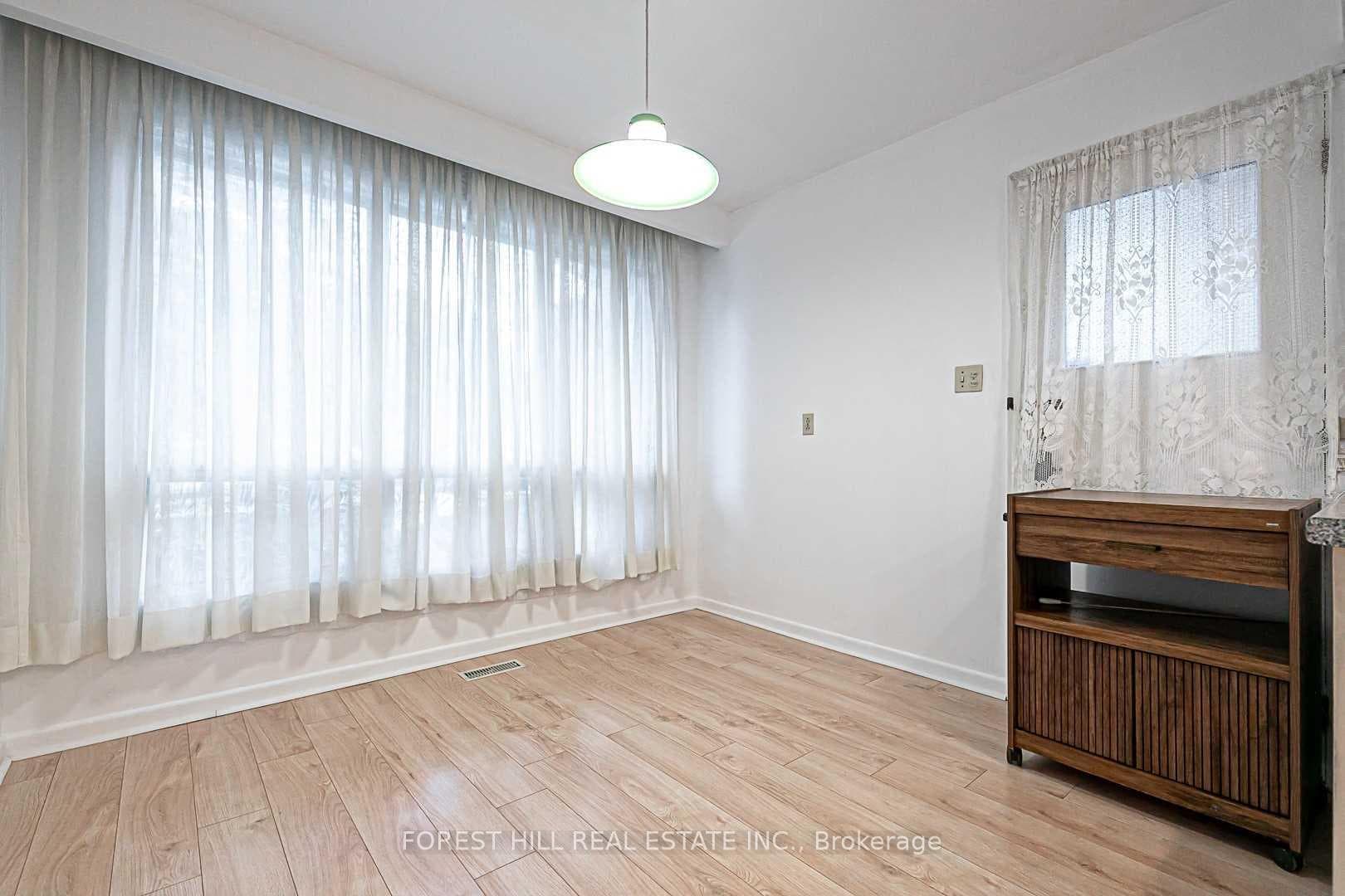 47 Warlock Crescent photo 5