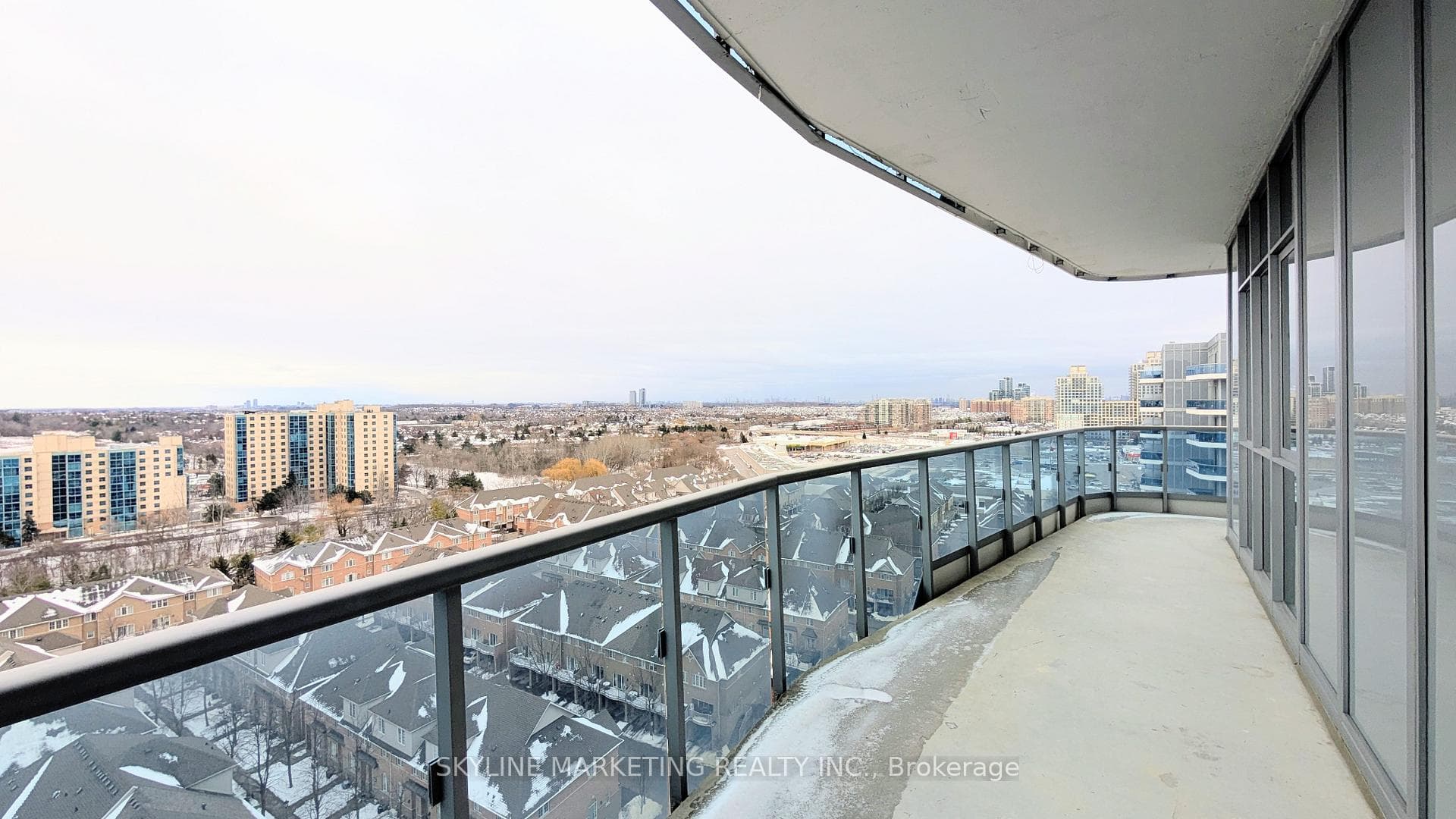 9471 Yonge Street Unit LPH02 photo 11