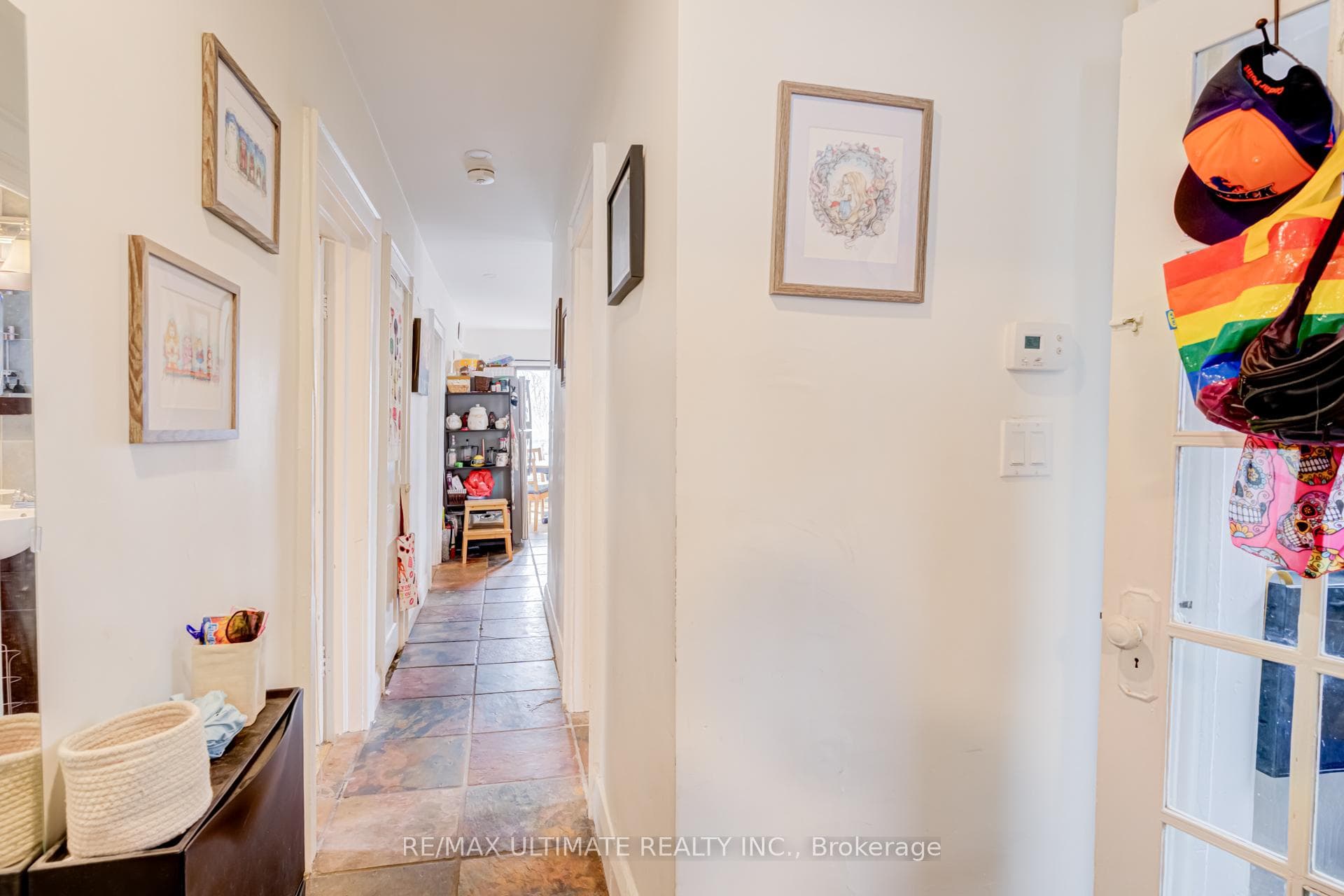 533 Kingston Road photo 34