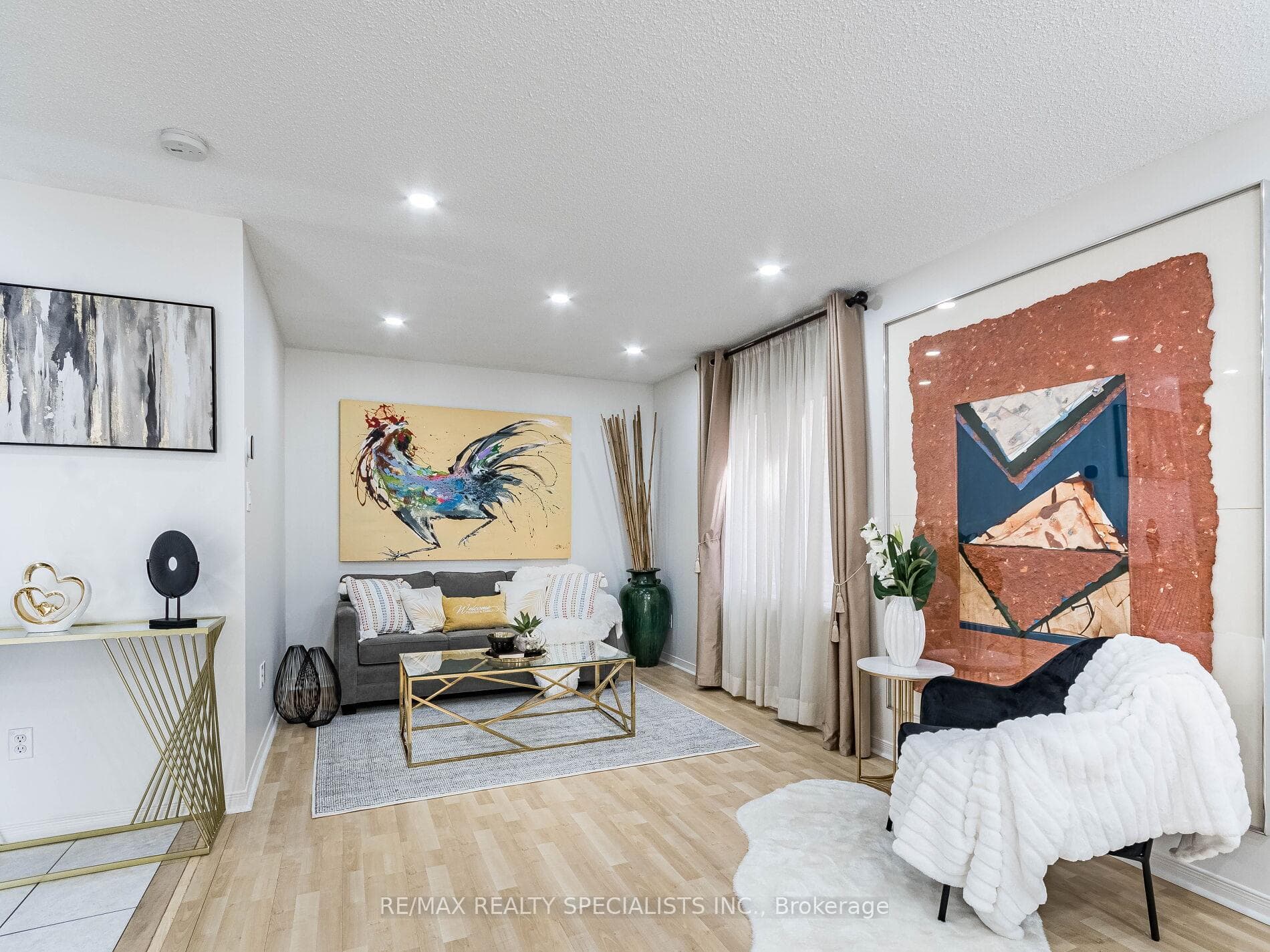 17 Sunley Crescent photo 6