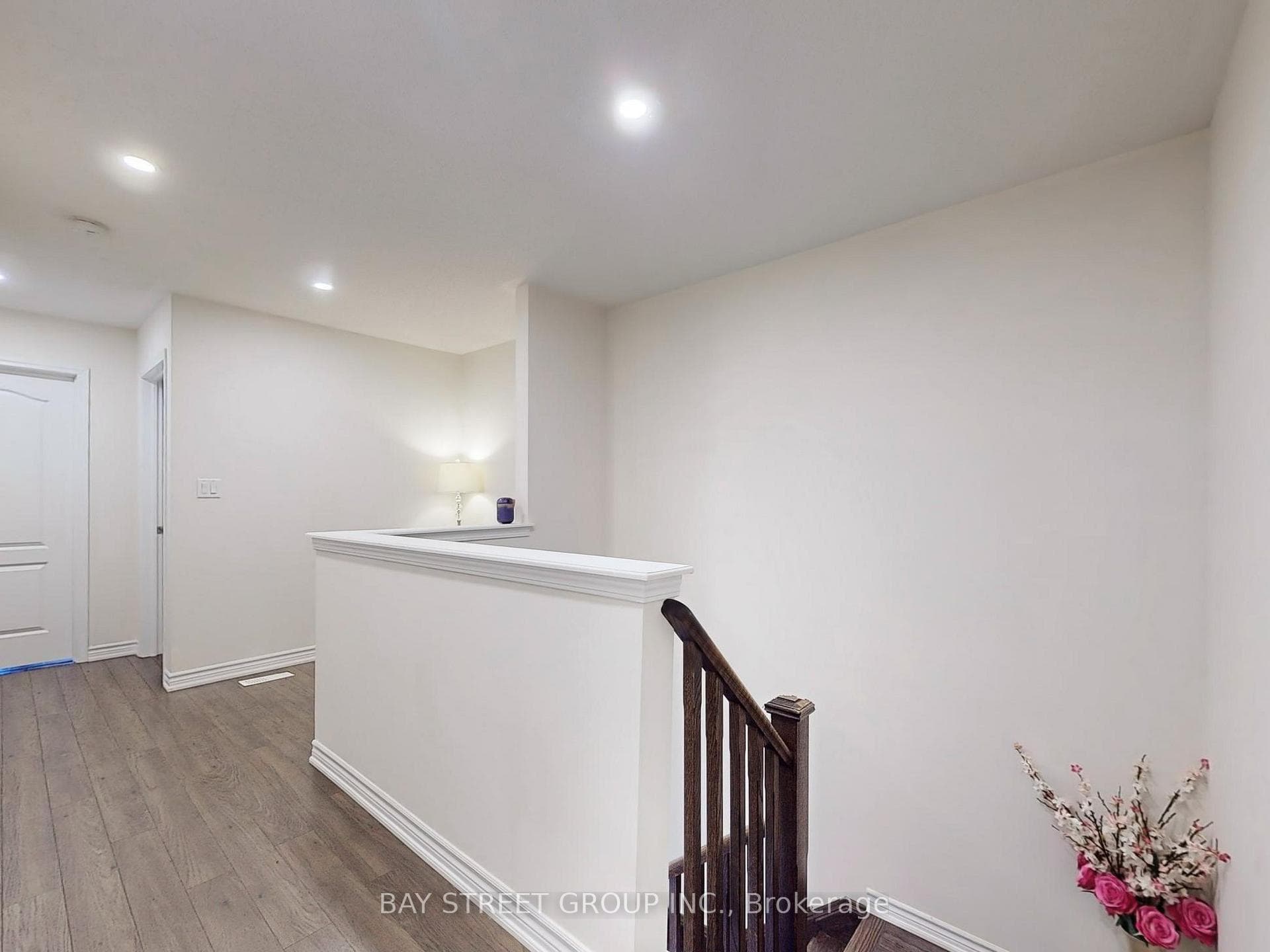 50 Hutt Crescent photo 18