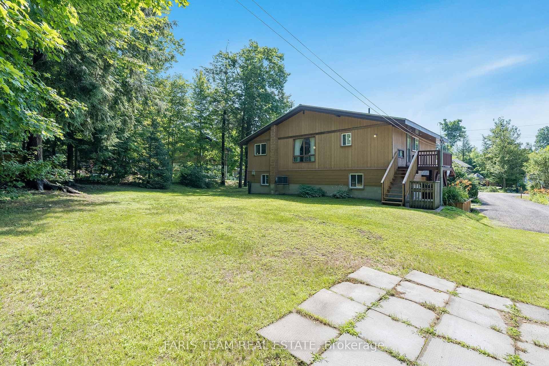 129 Moreau Parkway photo 21
