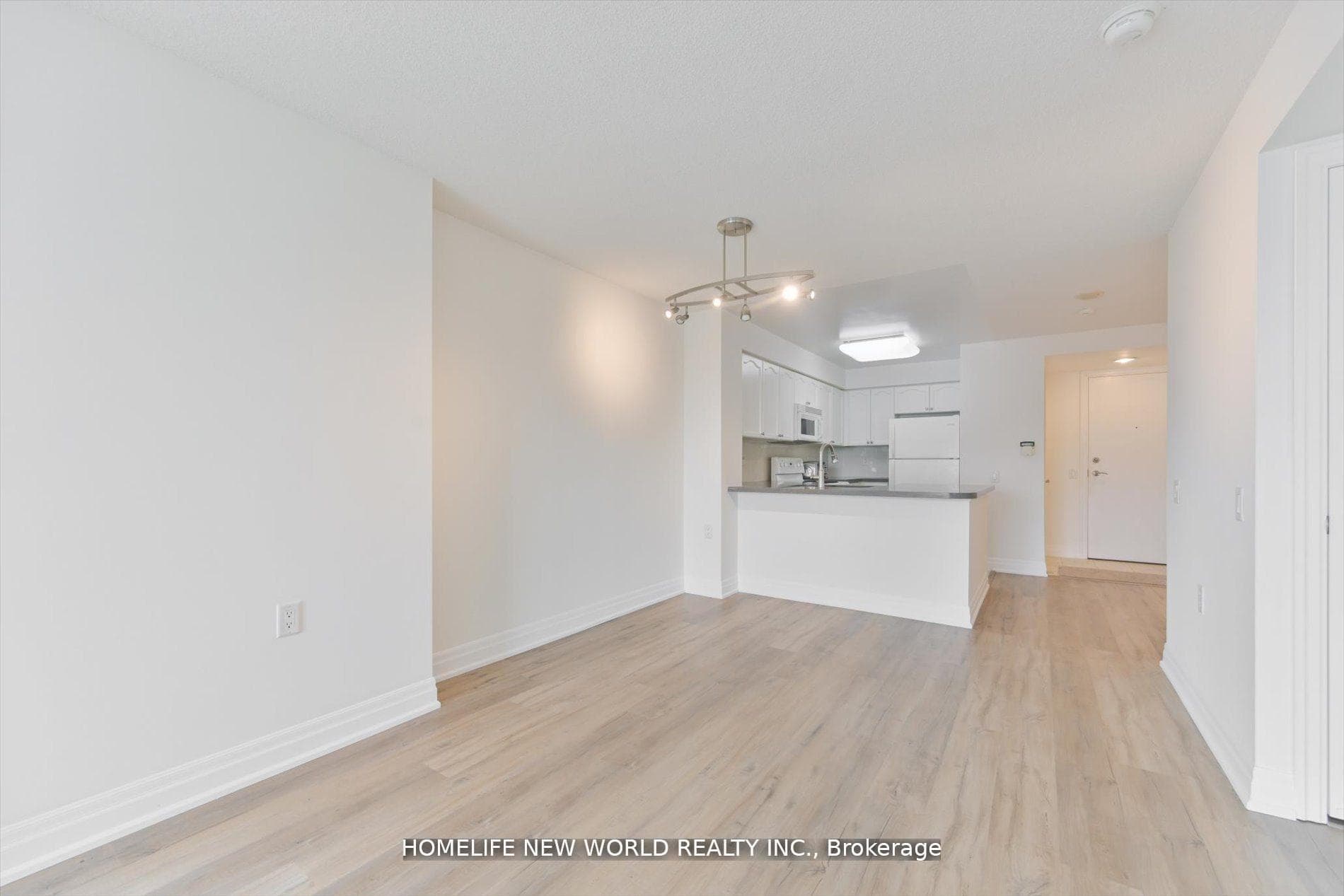 21 Hillcrest Avenue Unit 607 photo 2