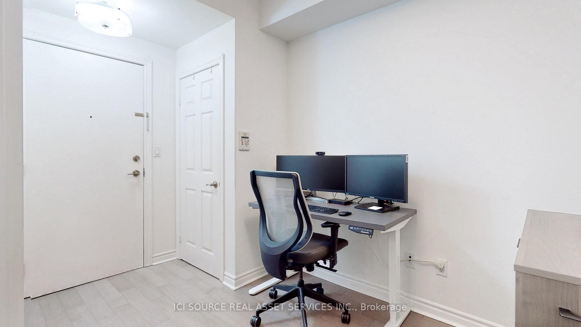 270 Wellington Street Unit PH21 photo 5