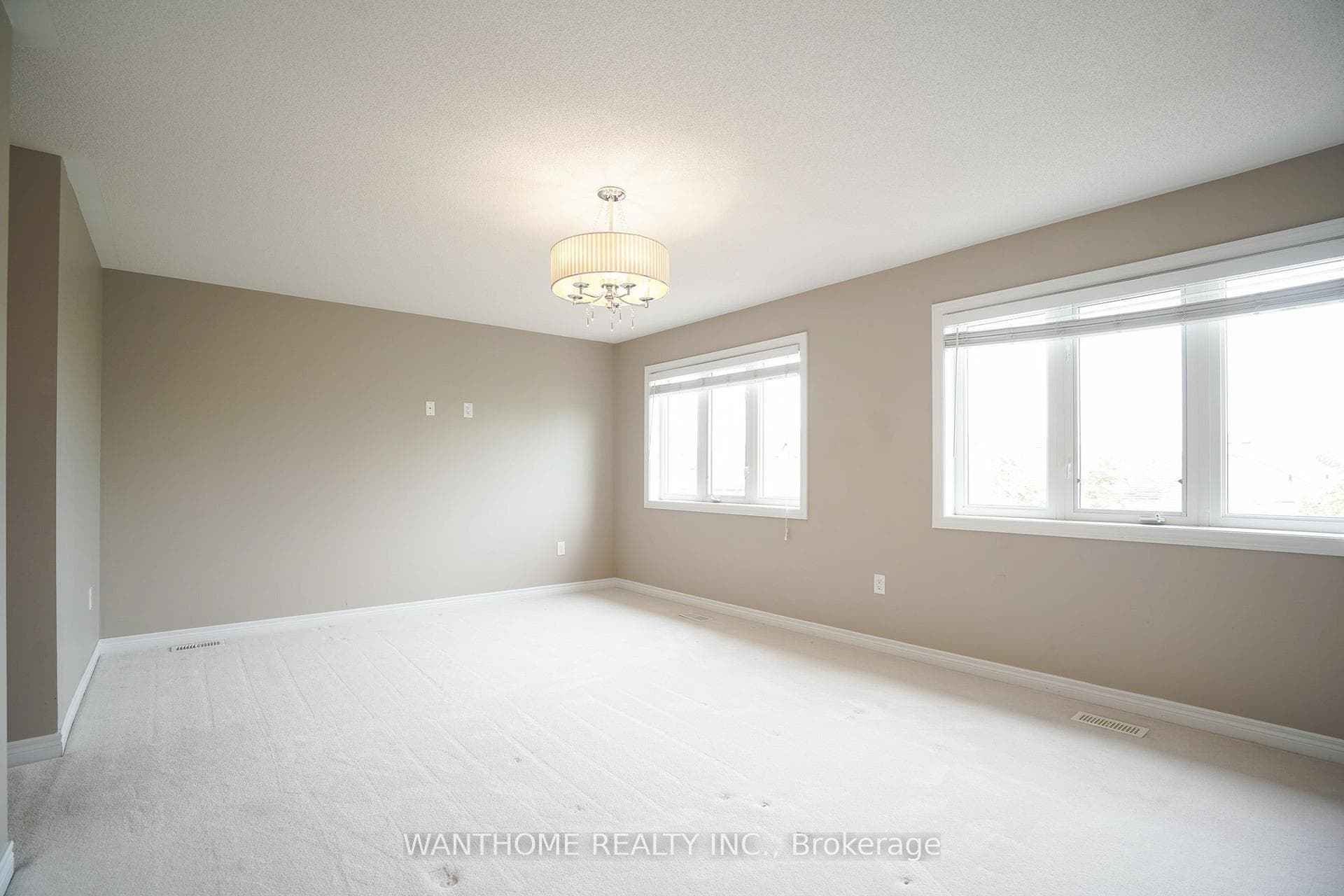 2381 Wasaga Drive photo 27