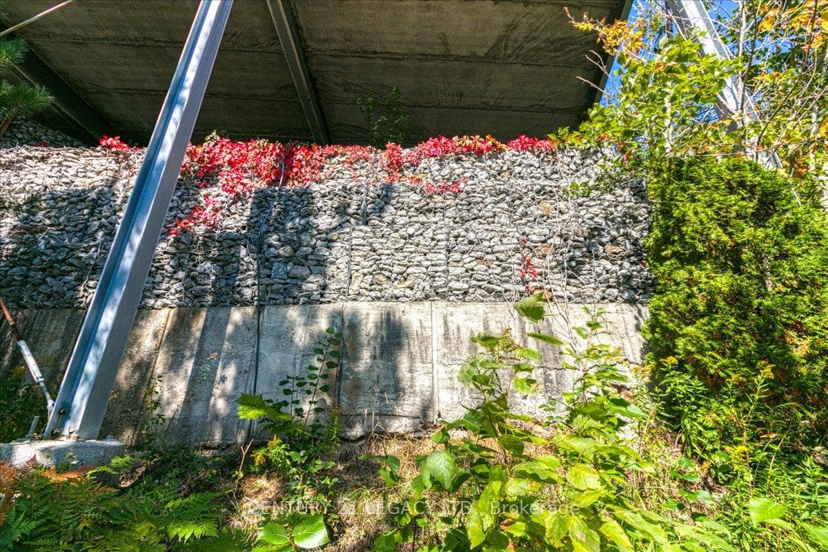 376 Maki Avenue photo 46