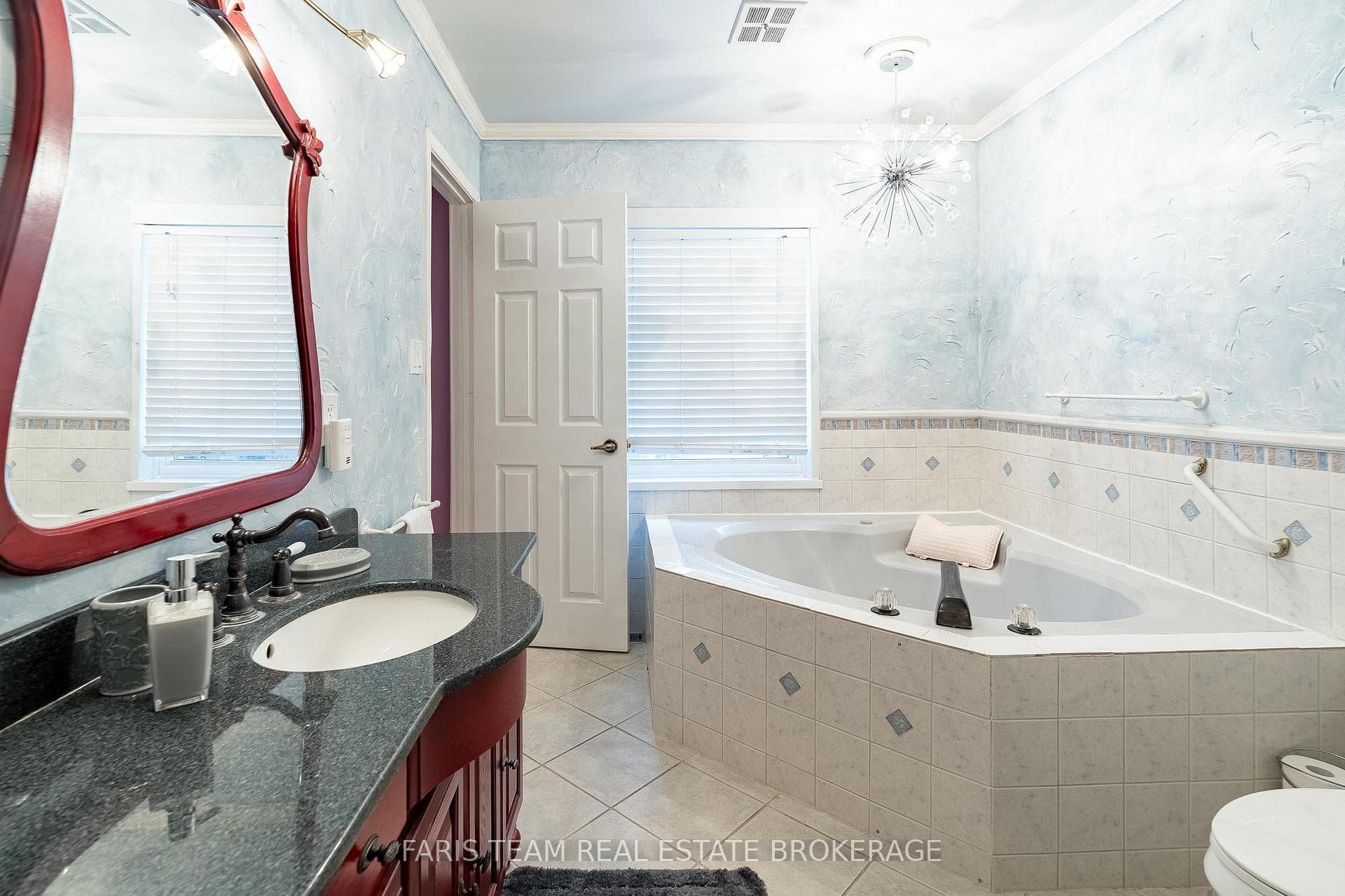 51 Beck Boulevard photo 19