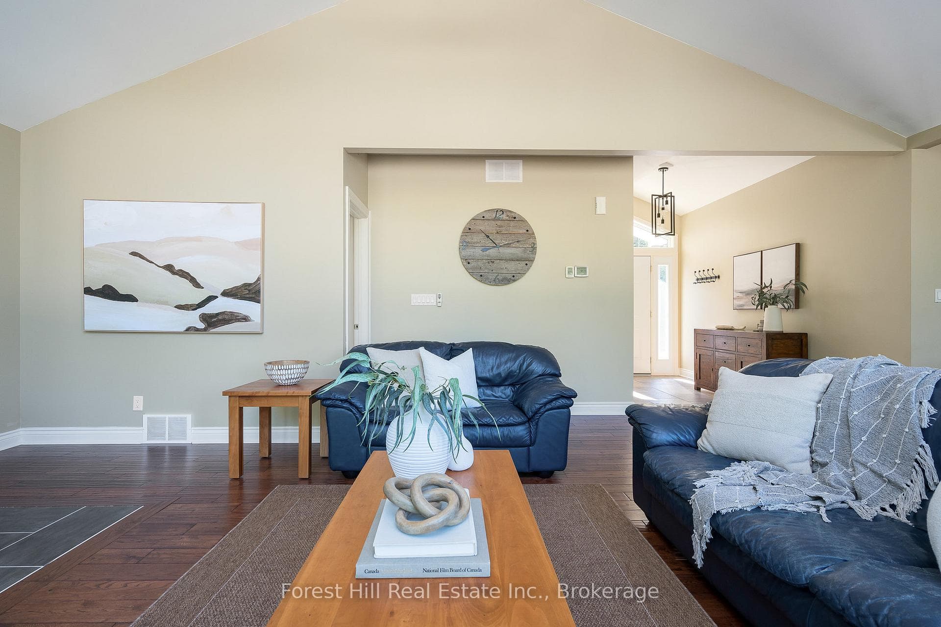 156 QUEEN'S BUSH Road photo 6
