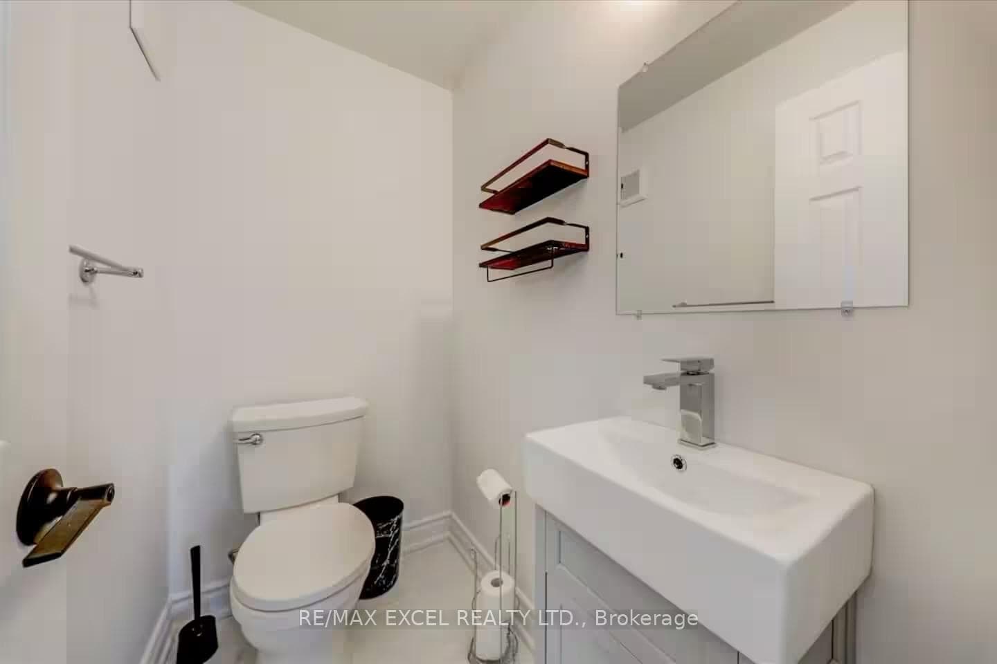 34 Hargrave Road photo 24