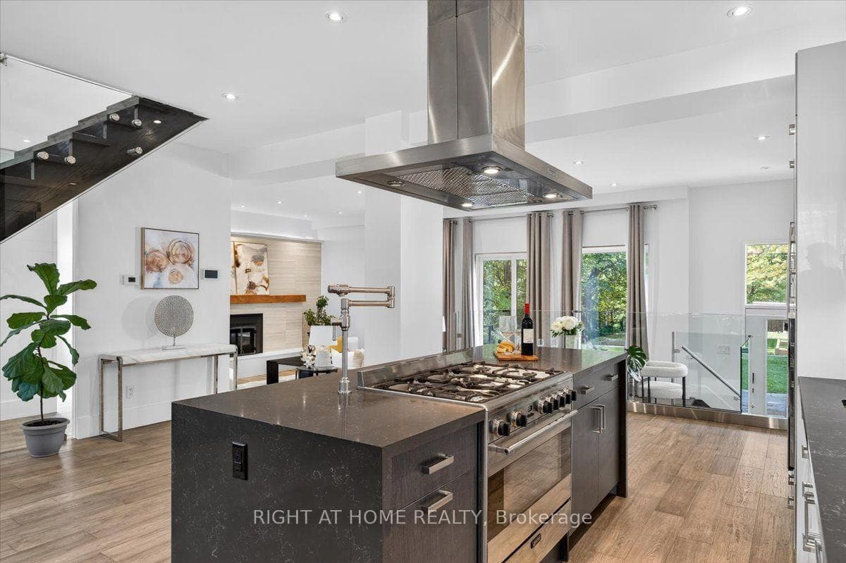 64 Larwood Boulevard photo 8