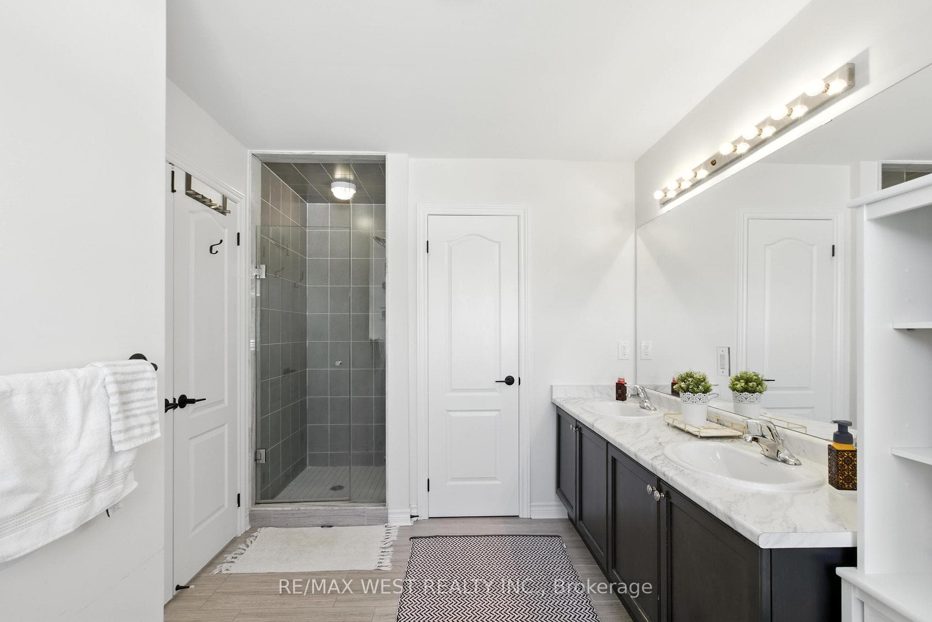 15 Dunn Court photo 36