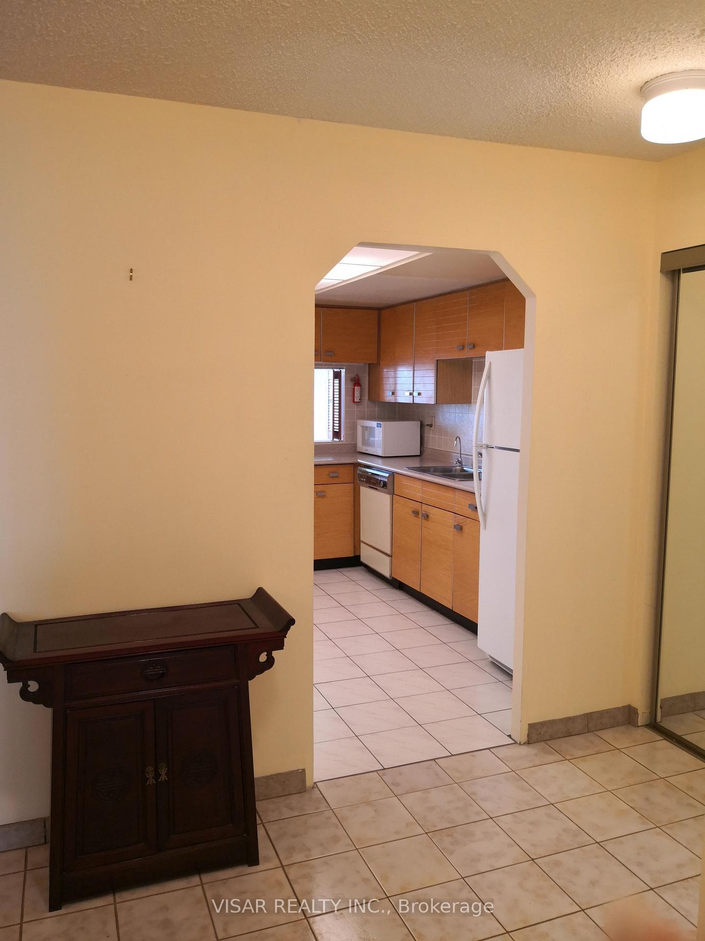 2330 Bridletowne Circle Unit 2402 (Ph02) photo 8