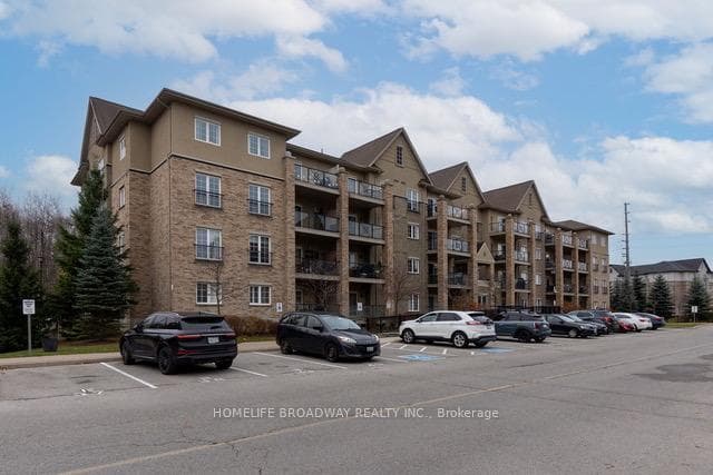 41 Ferndale Drive Unit 402 photo 3