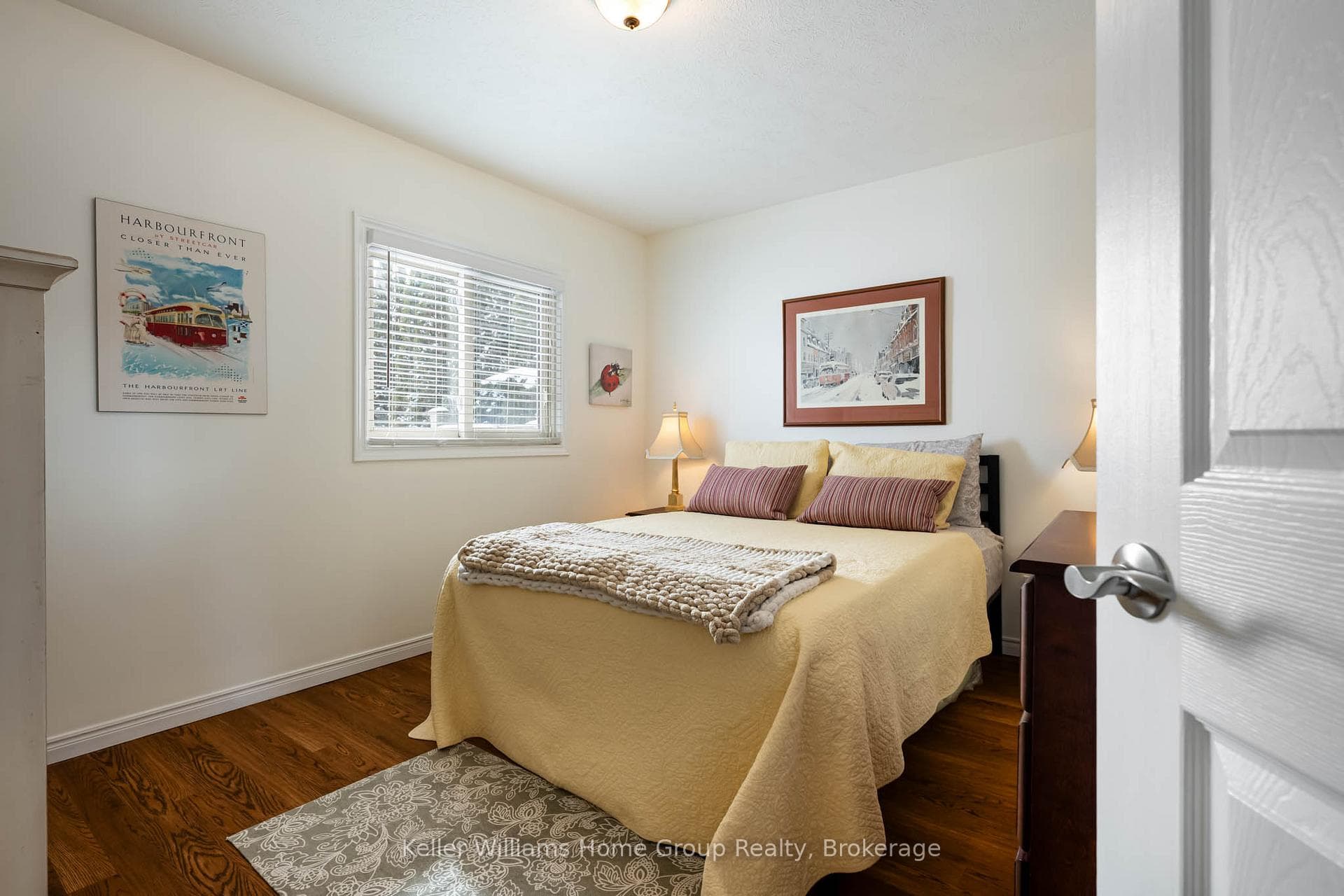 550 MAPLE Avenue photo 27