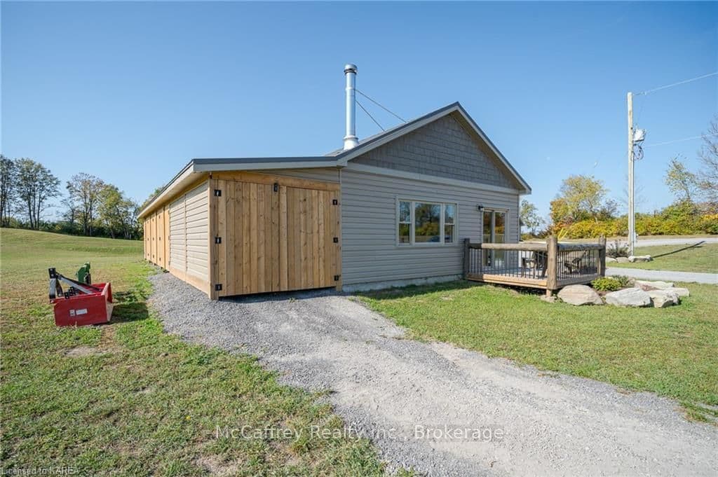 738 MILLER Road photo 38