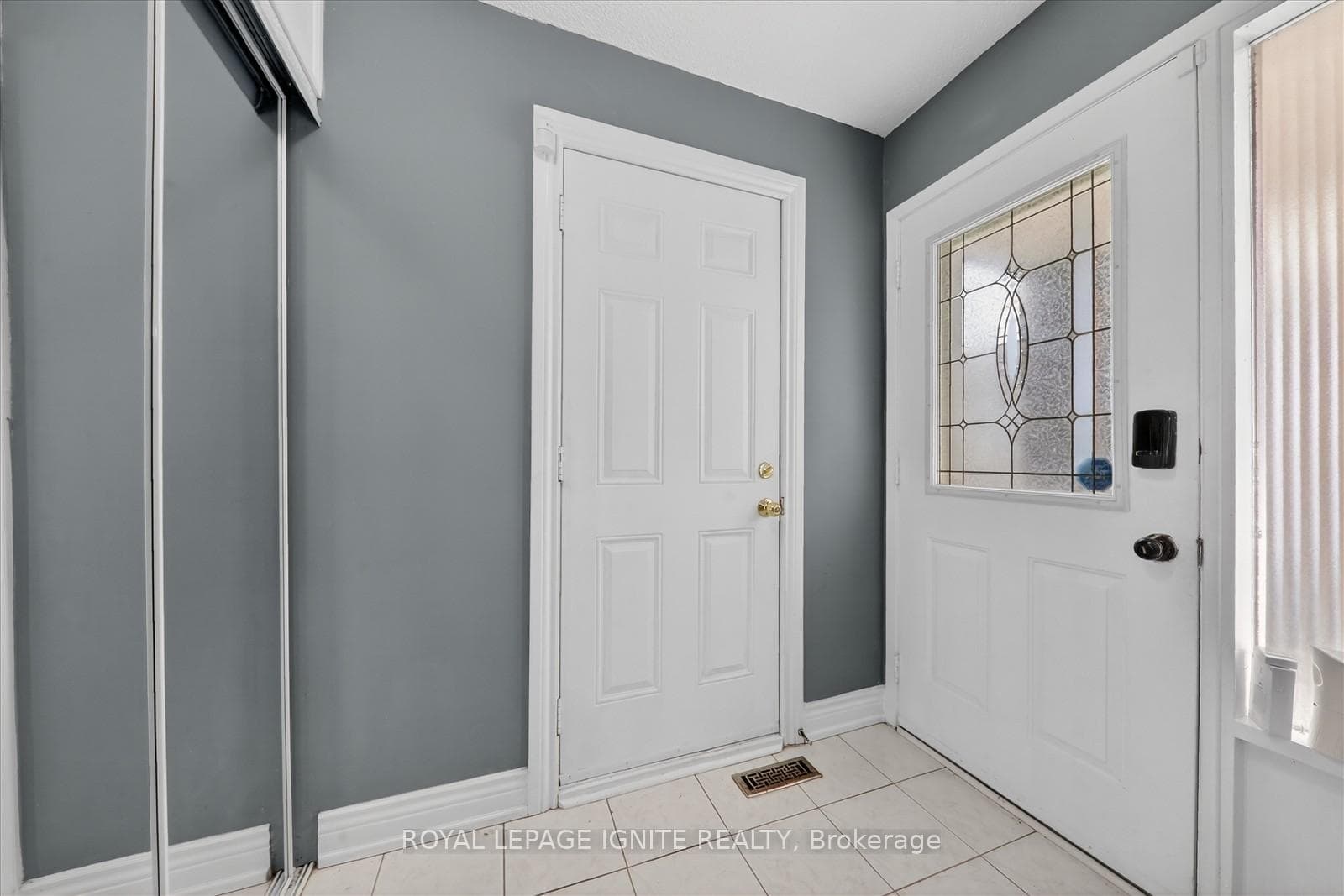 46 Courtlands Drive photo 5
