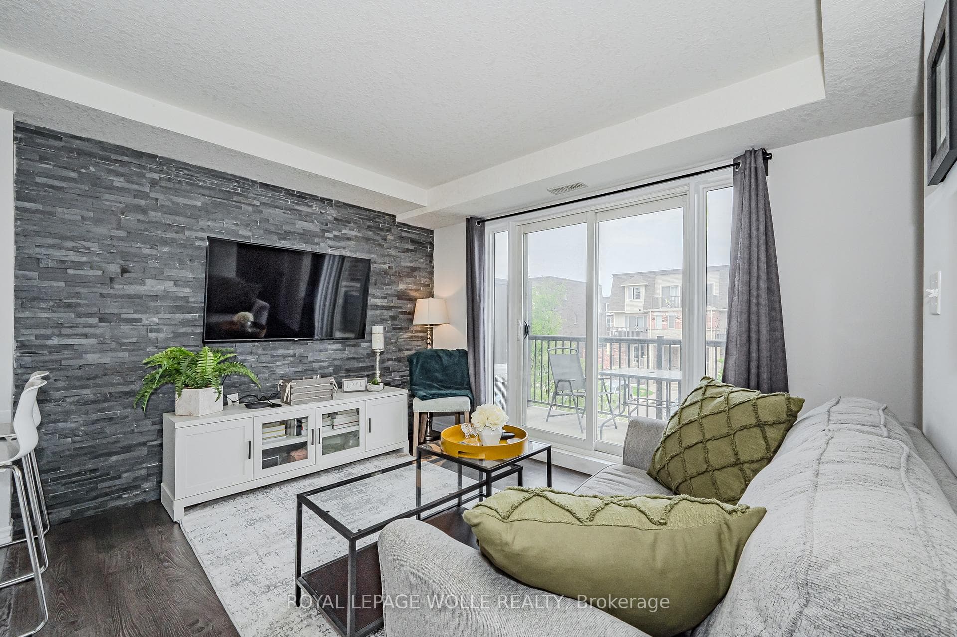 235 Rachel Crescent Unit E photo 13