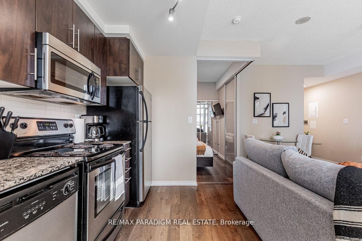55 Bremner Boulevard Unit 1111 photo 10