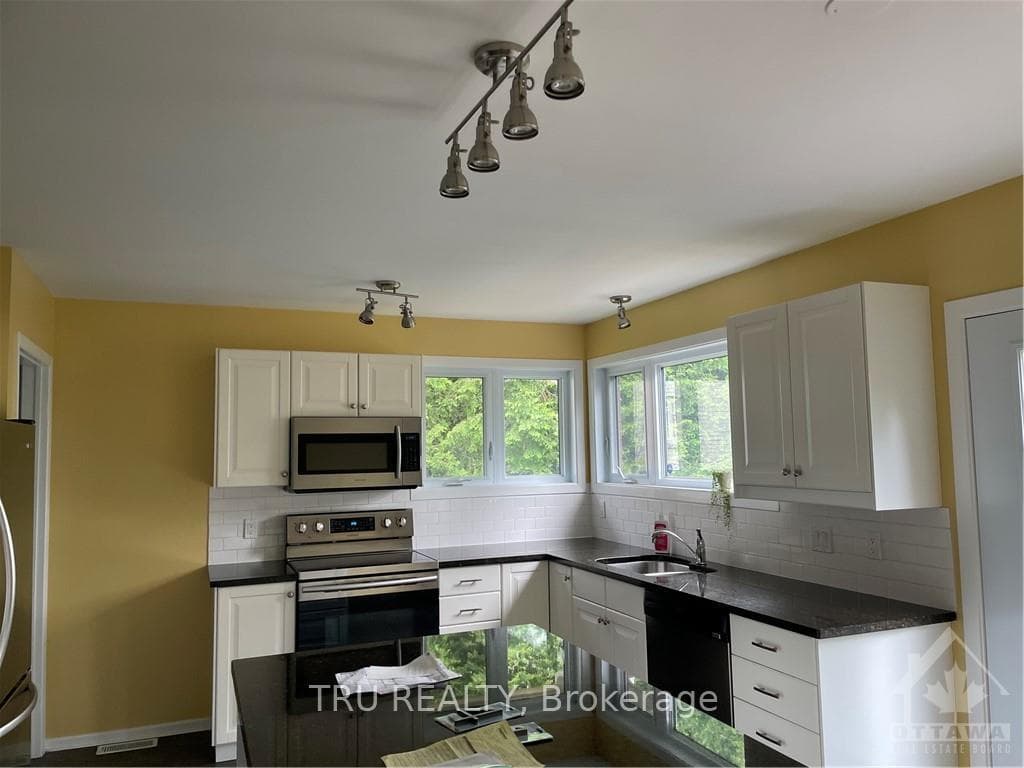 41 CLOVELLY Road photo 10