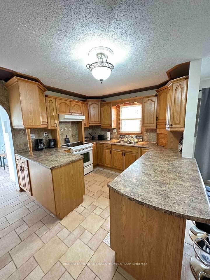 338 Little Avenue photo 31