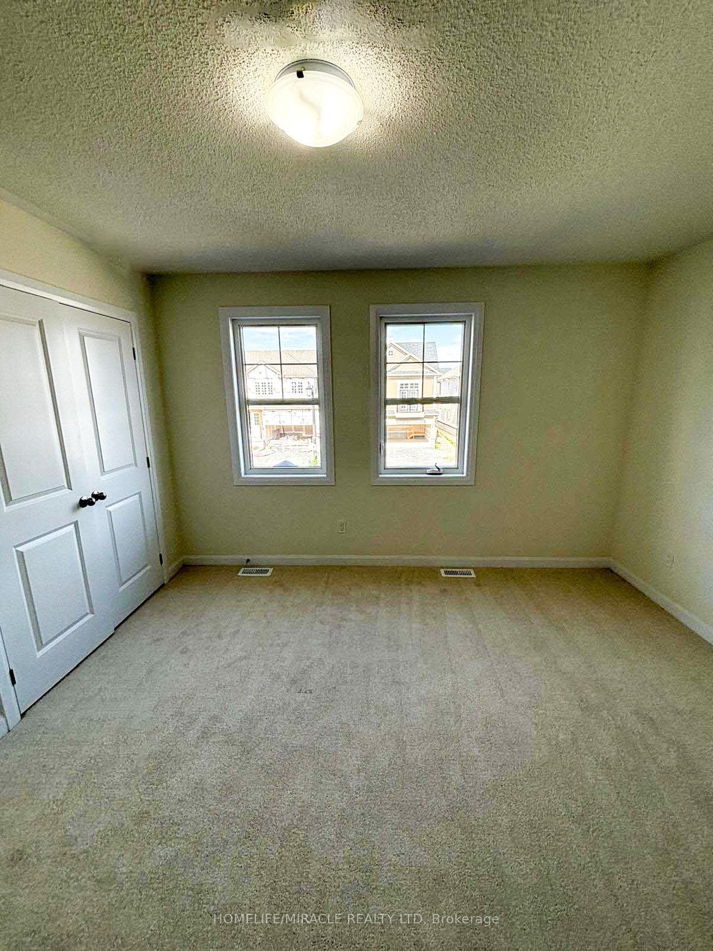 64 Golf Links Drive photo 29