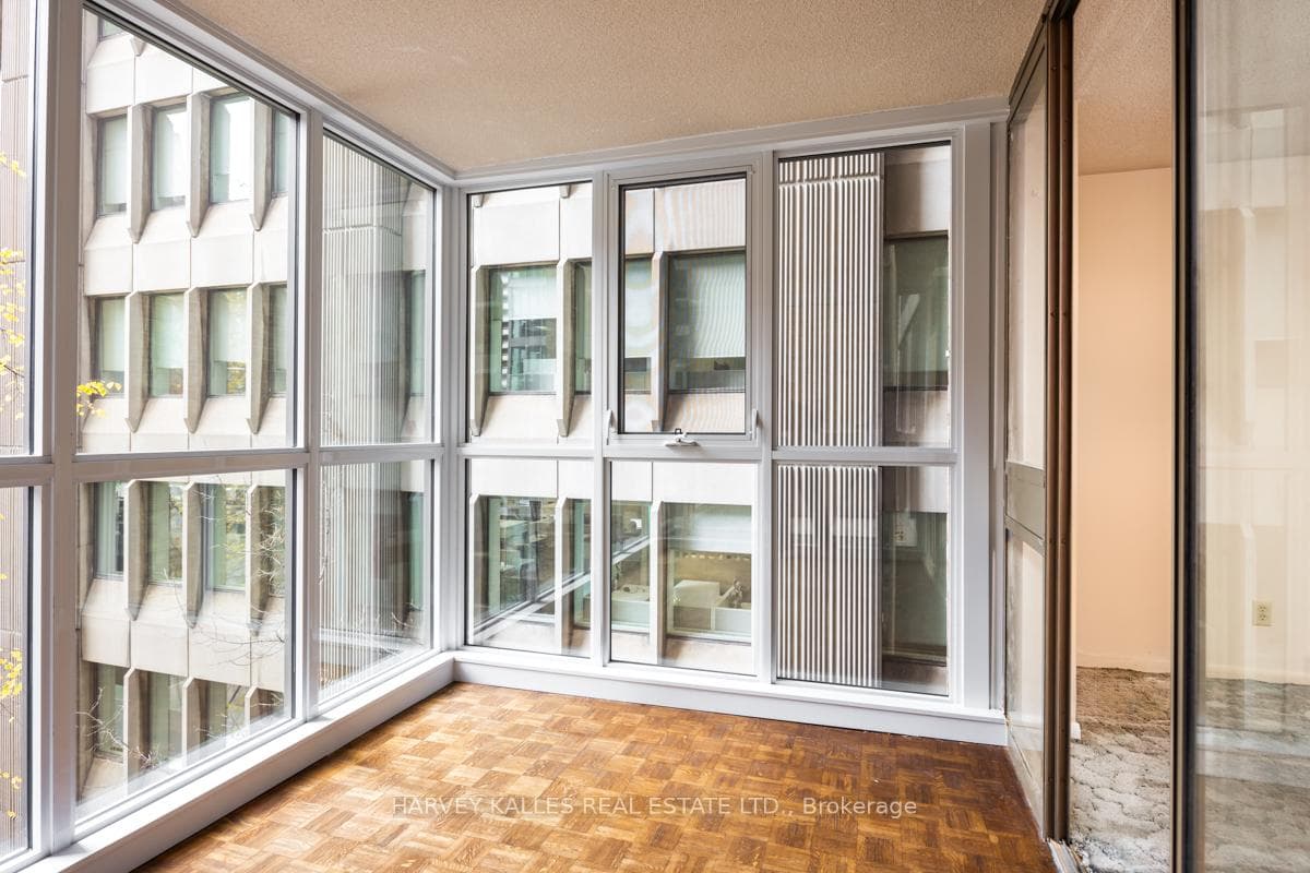 278 Bloor Street Unit 601 photo 10