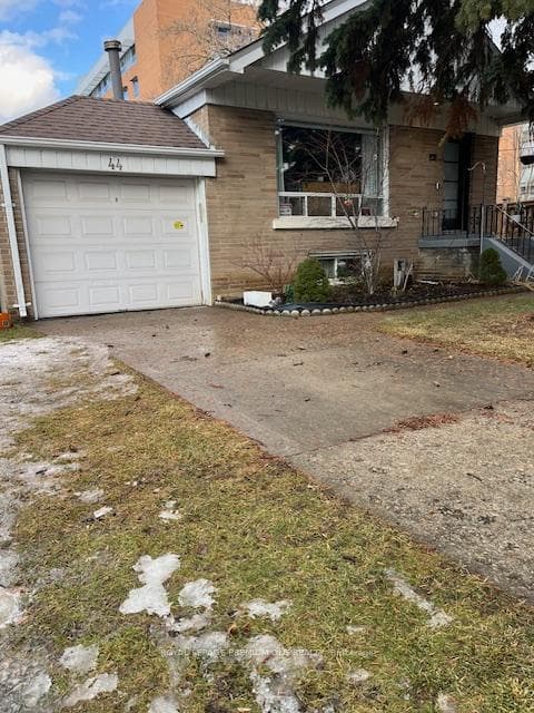 44 Baycrest Avenue photo 3